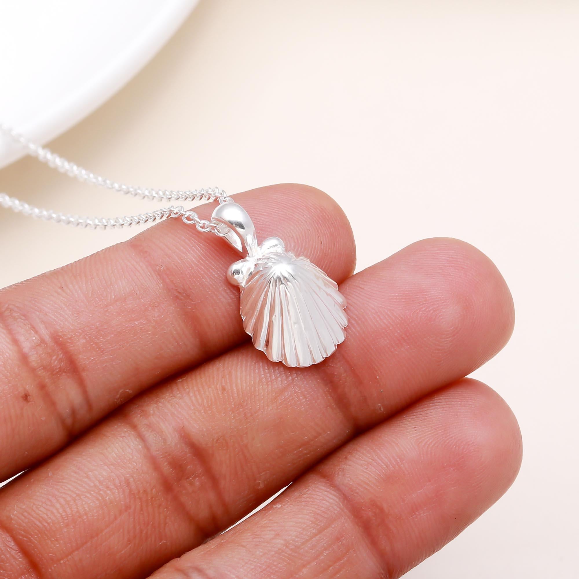 The Ocean Treasure: Silver Scallop Shell Necklace