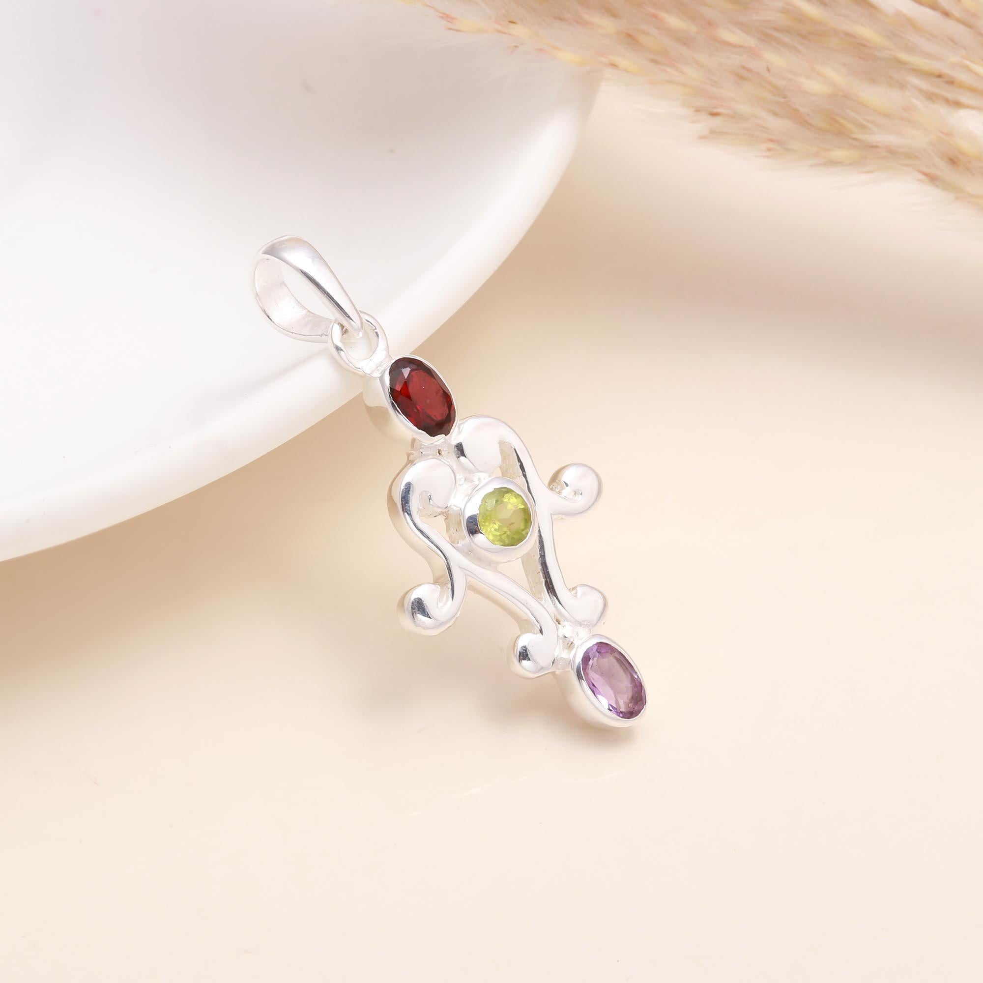 925 Sterling Silver Vintage Garnet, Peridot & Amethyst Pendant