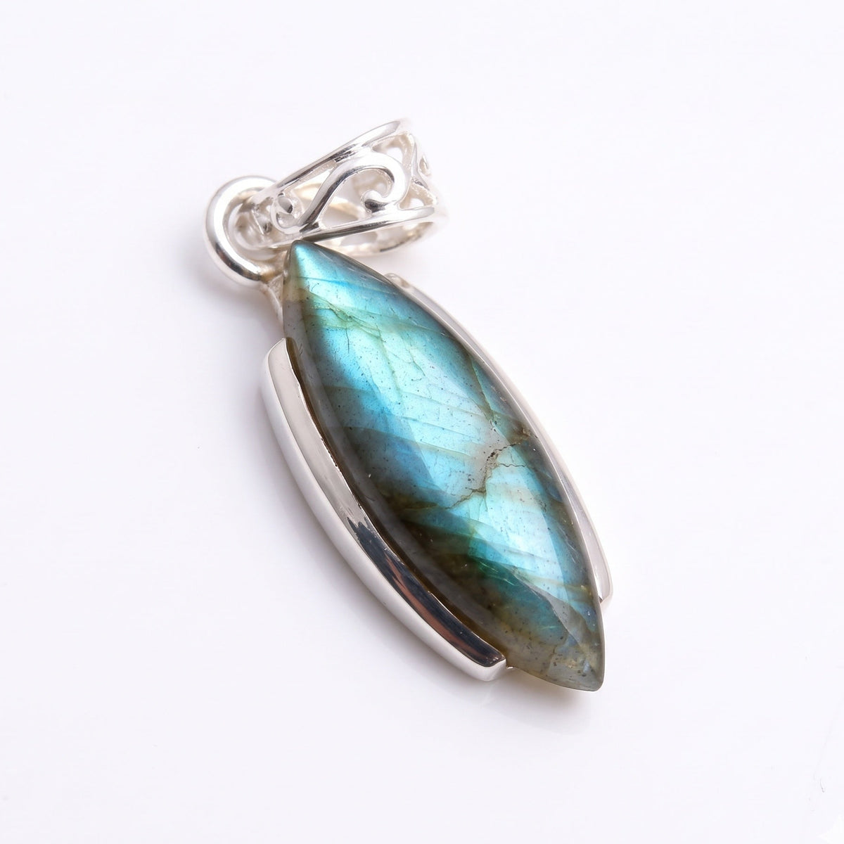 925 Silver Labradorite Pendant