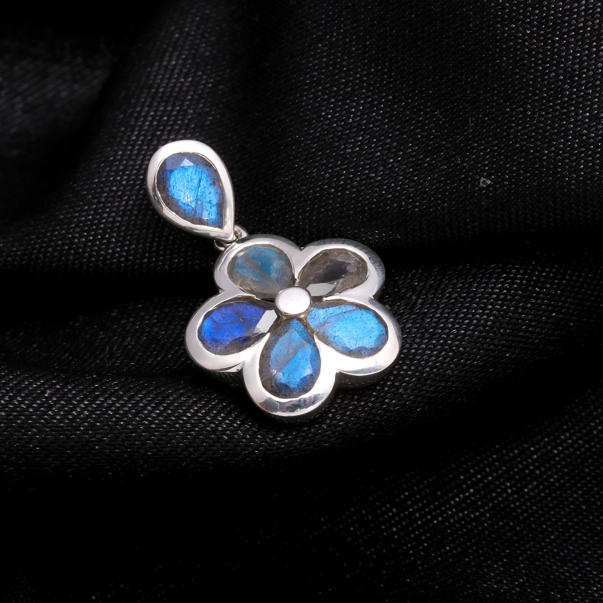 925 Sterling Silver Labradorite Floral Pendant