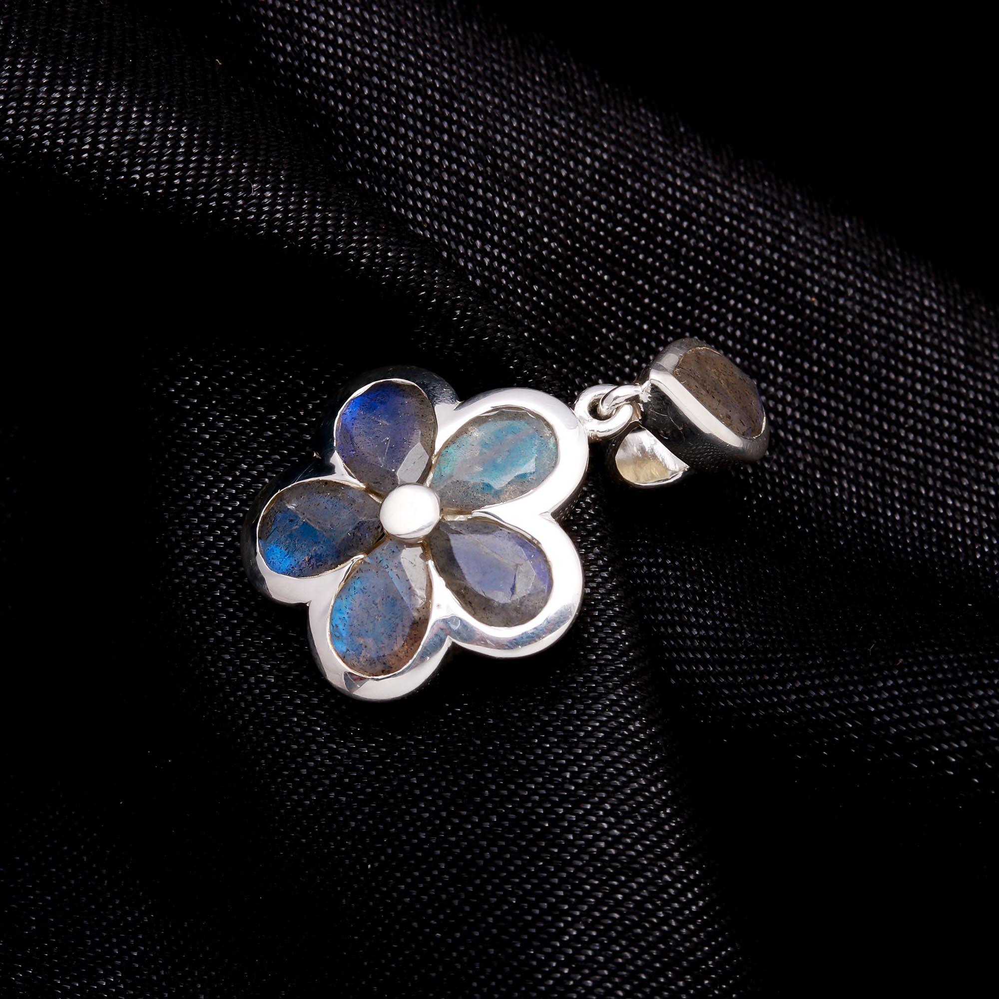 925 Sterling Silver Labradorite Floral Pendant