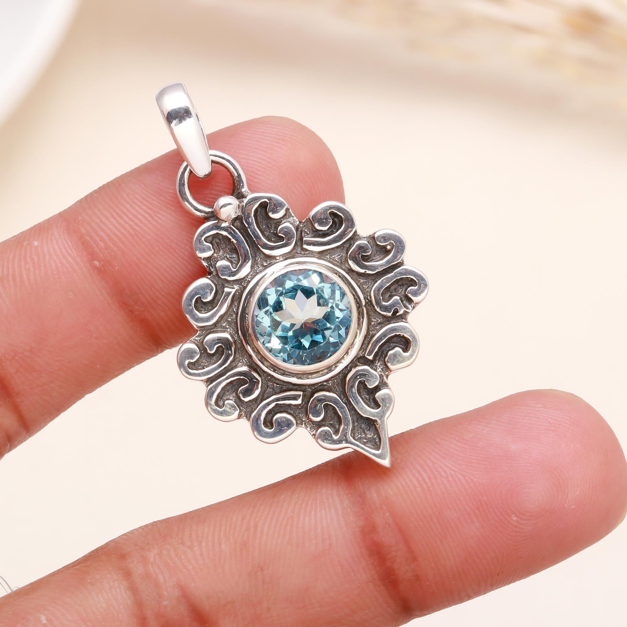 925 Sterling Silver Vintage-Style Blue Topaz Pendant