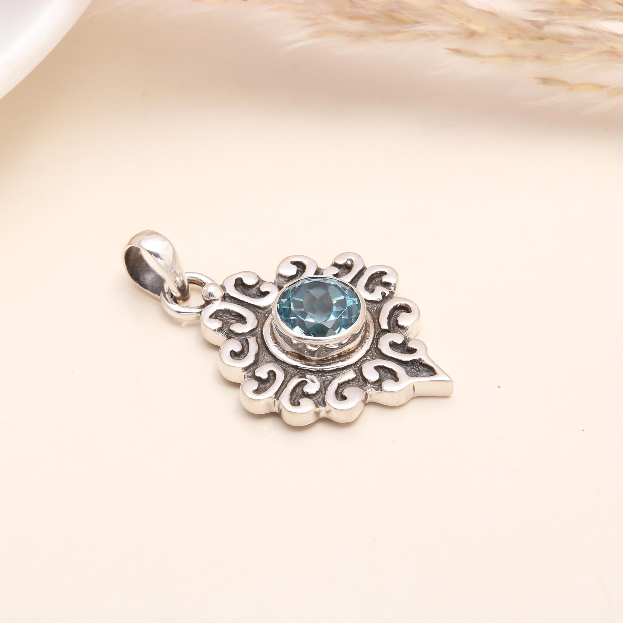 925 Sterling Silver Vintage-Style Blue Topaz Pendant