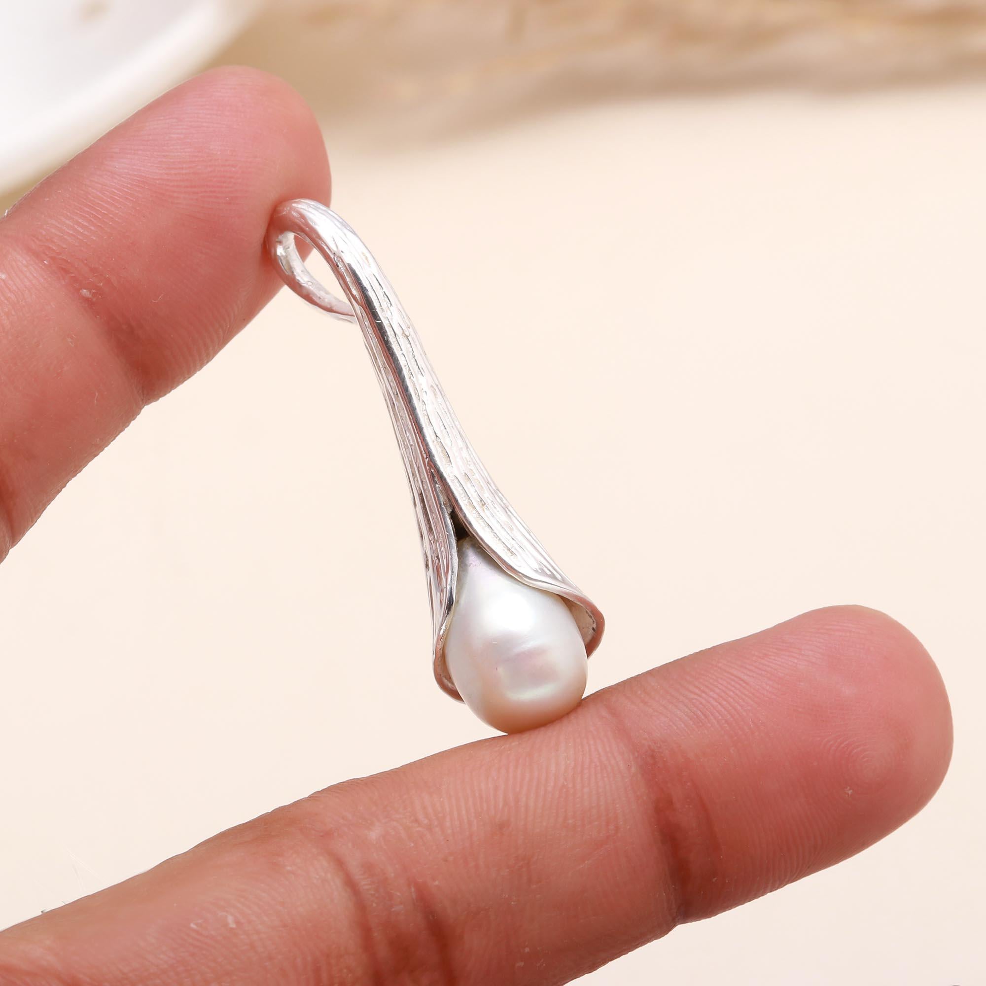 925 Sterling Silver Calla Lily Pearl Pendant