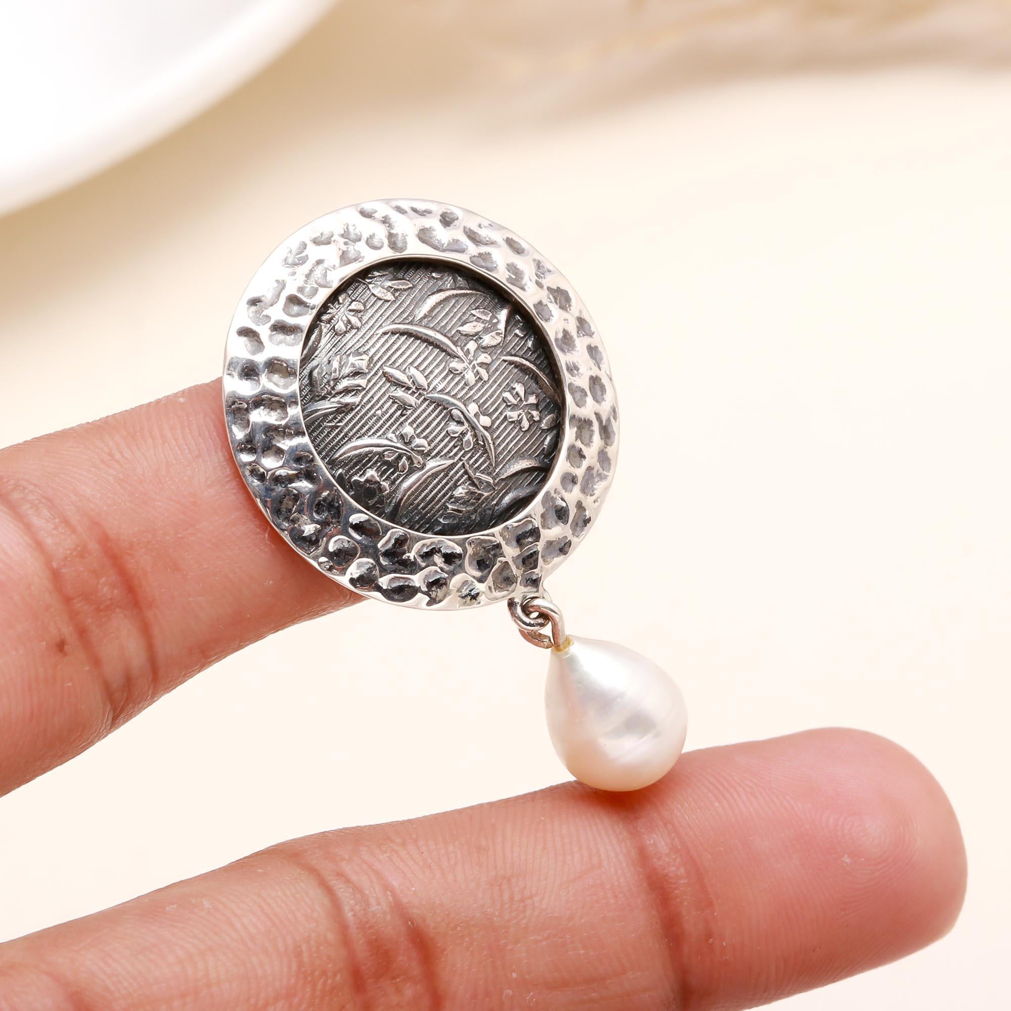 925 Sterling Silver Floral Motif & Pearl Drop Hammered Medallion Pendant