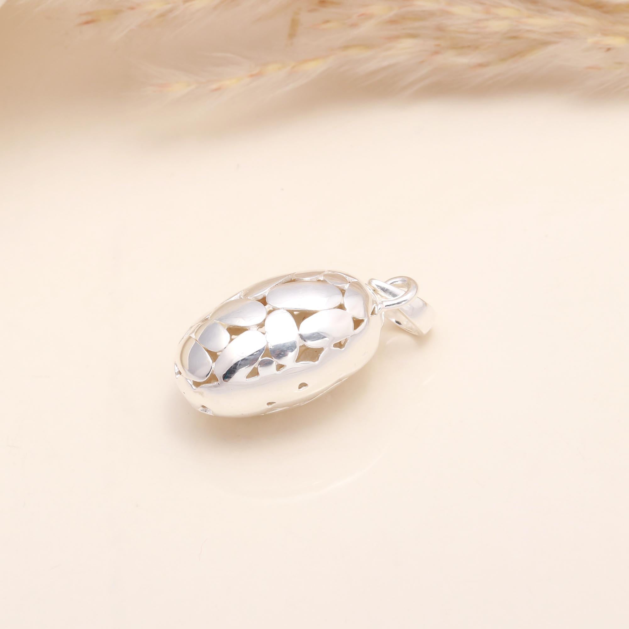 925 Sterling Silver Hollow Floral Cutout Oval Pendant