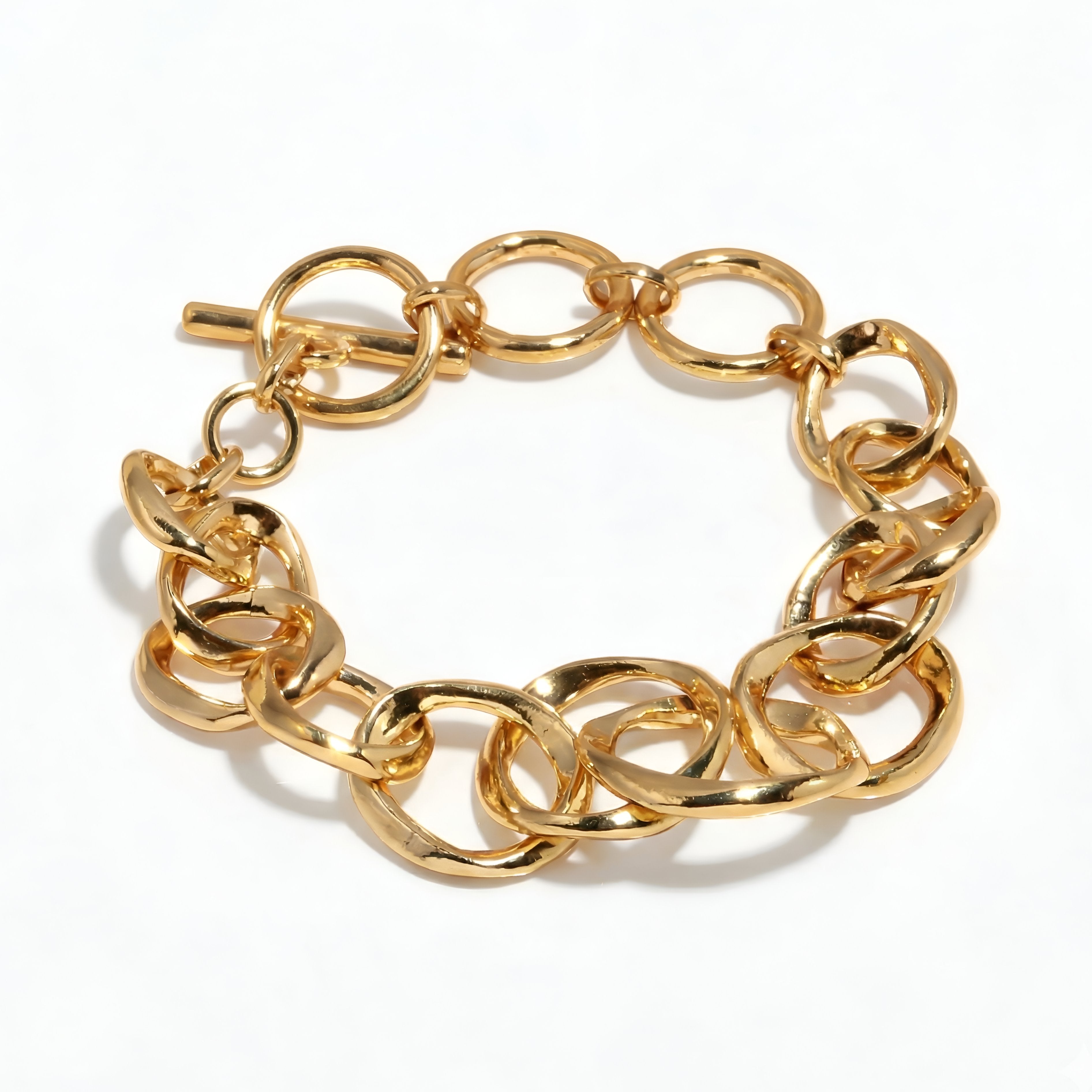 The Golden Loop: Chunky Gold Link Toggle Bracelet