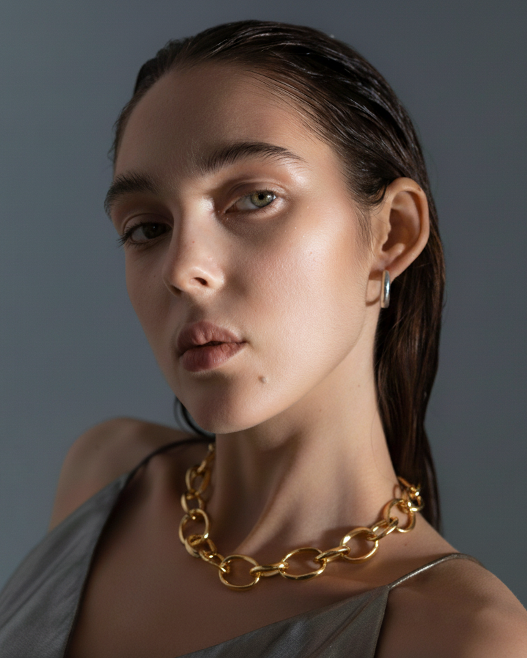 The Golden Loop: Chunky Gold Link Necklace