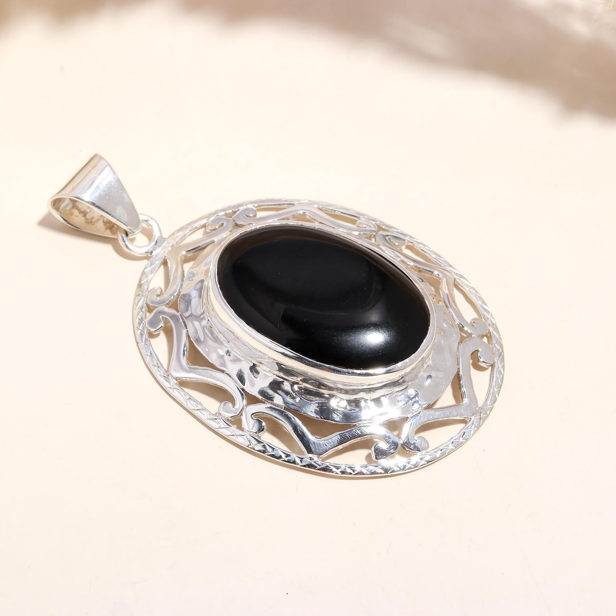 The Lattice Oval: Black Onyx Filigree Silver Pendant