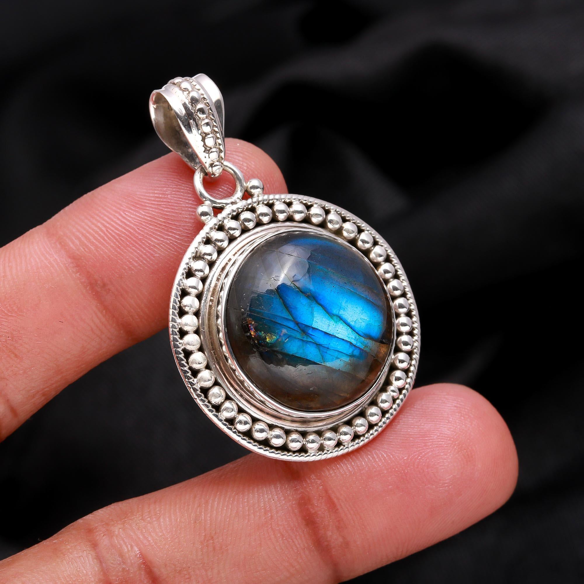 The Artisan Orb: Labradorite Silver Beaded Pendant