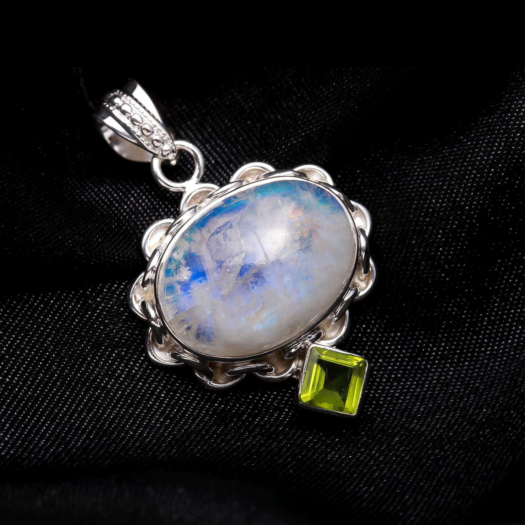 The Moonstone Bloom: Scalloped Silver Pendant