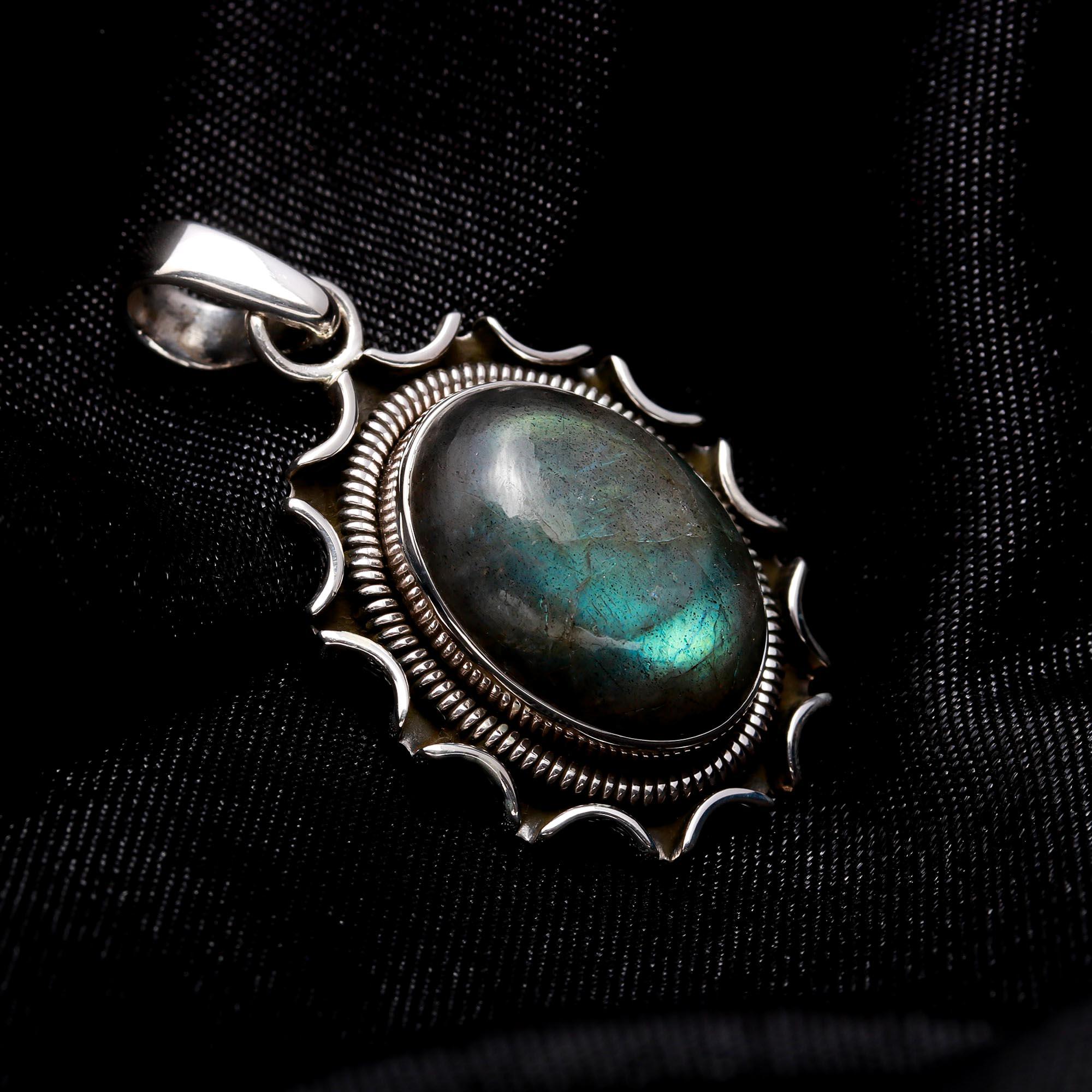 The Labradorite Sunburst: Silver Scalloped Pendant