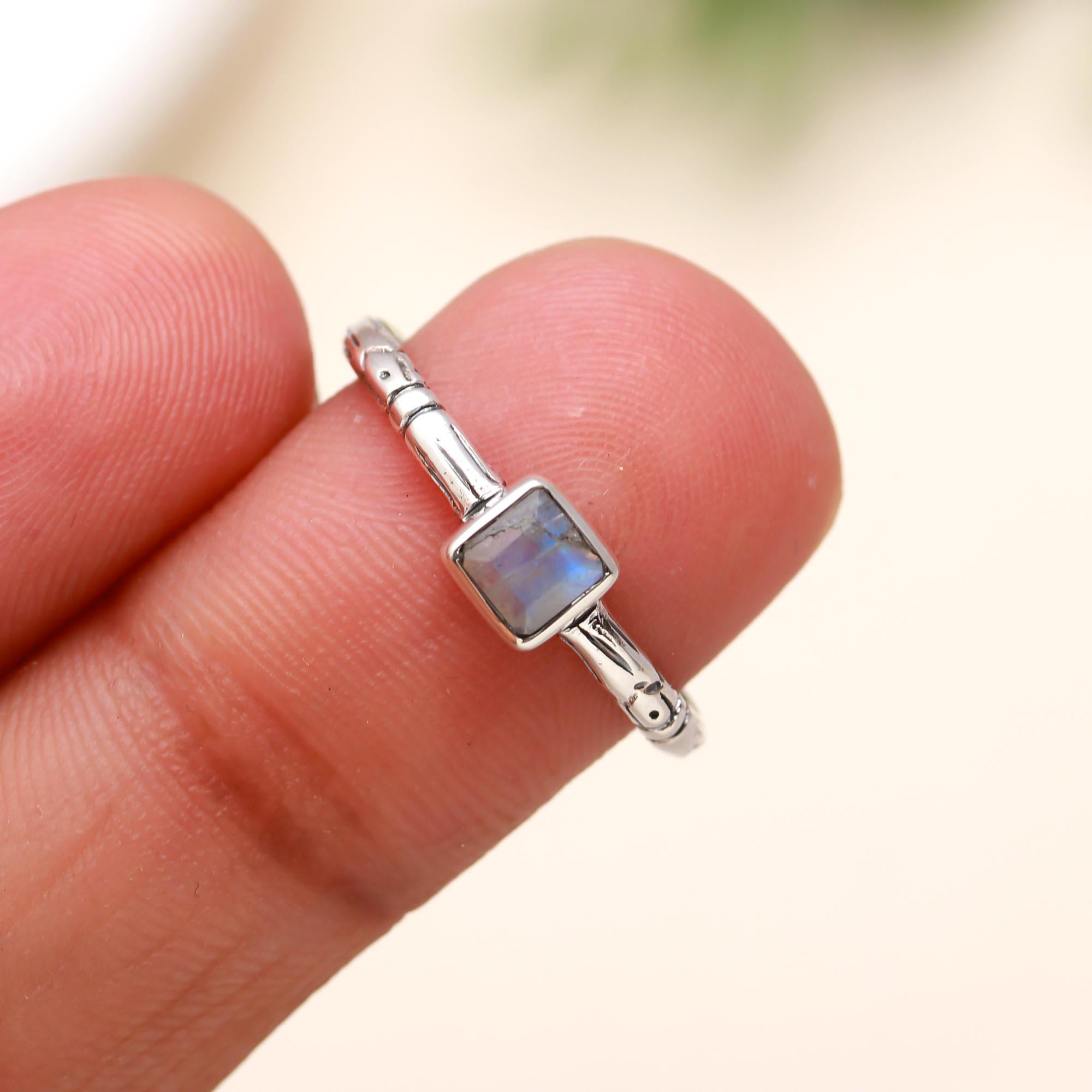 925 Silver Labradorite Ring