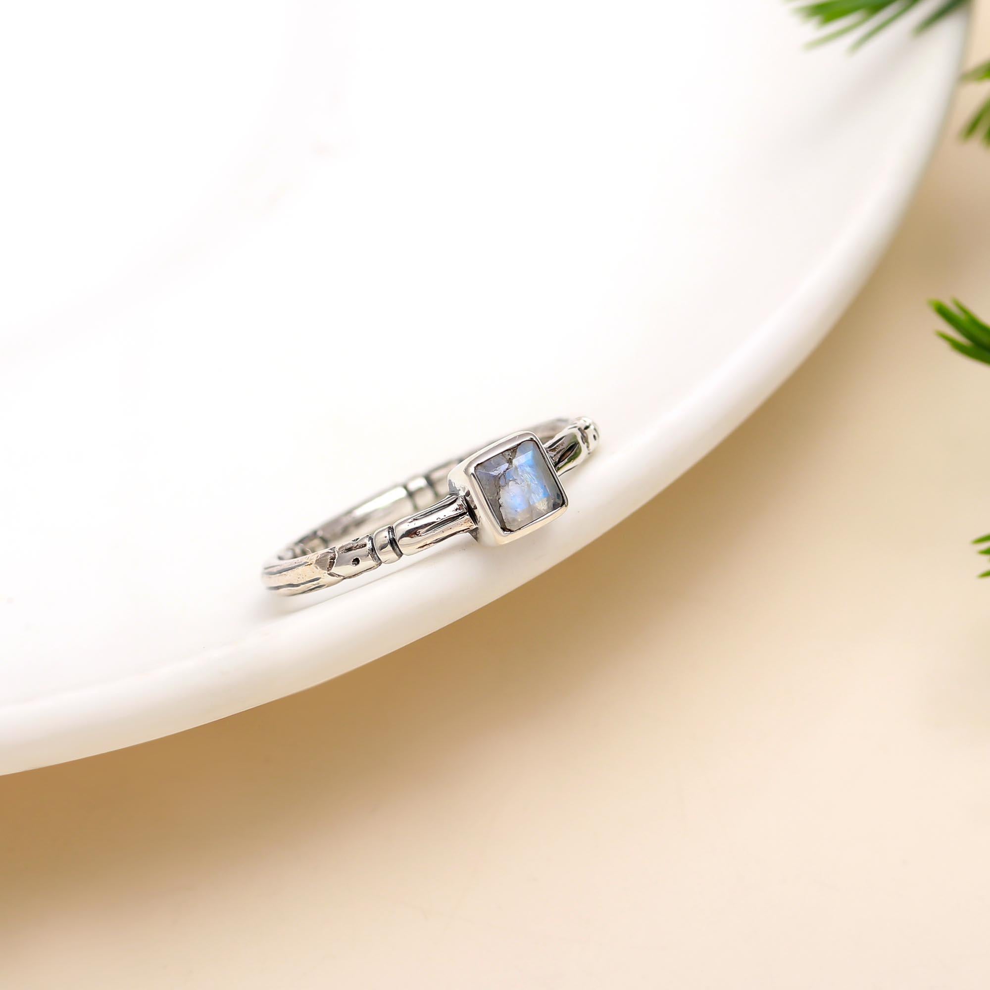 925 Silver Labradorite Ring