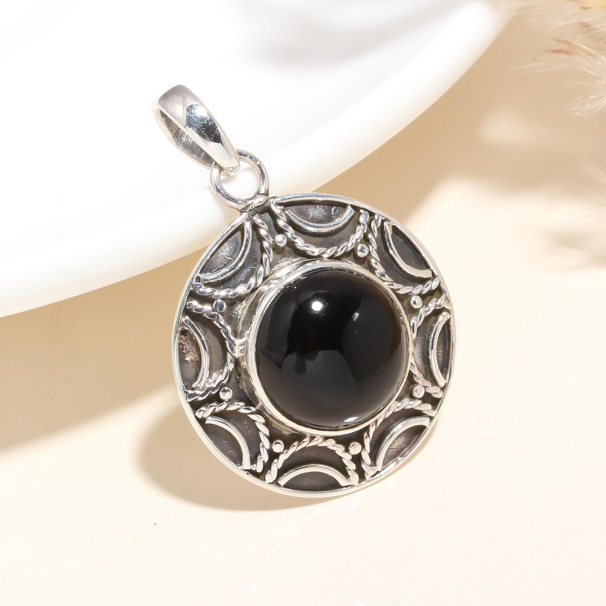 925 Sterling Silver Vintage Black Onyx Round Pendant