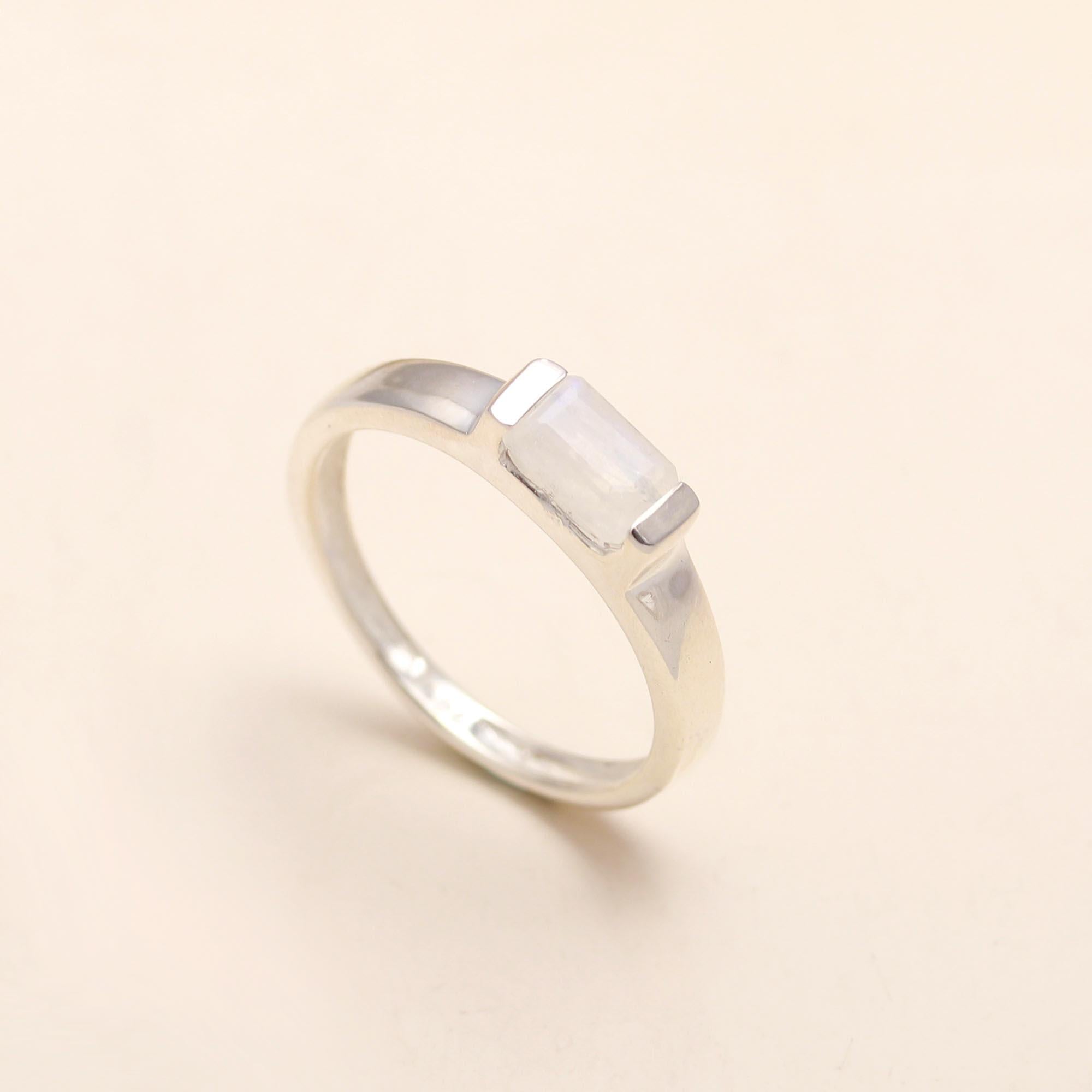 925 Silver Rainbow Moonstone Ring
