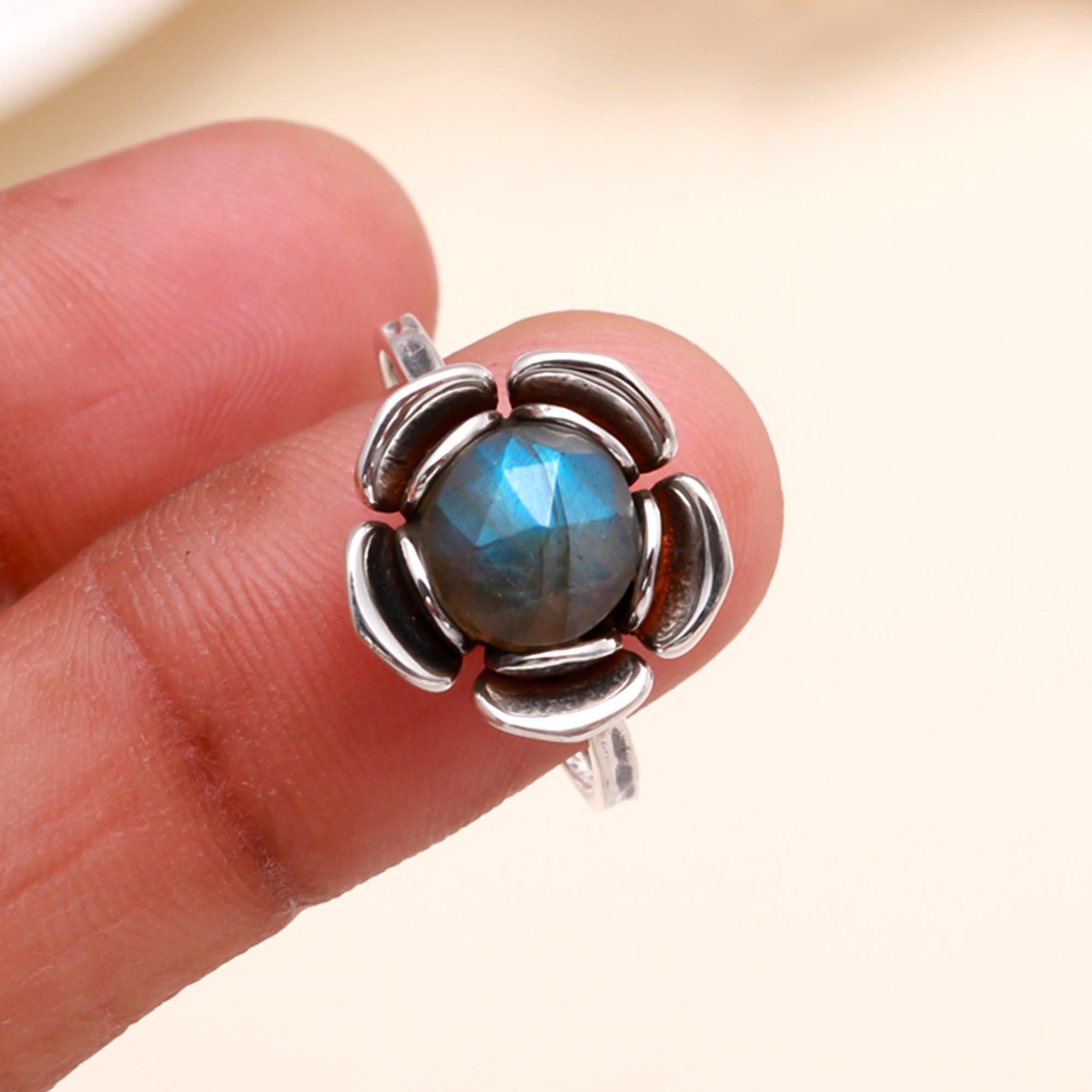 925 Sterling Silver Labradorite Floral Ring