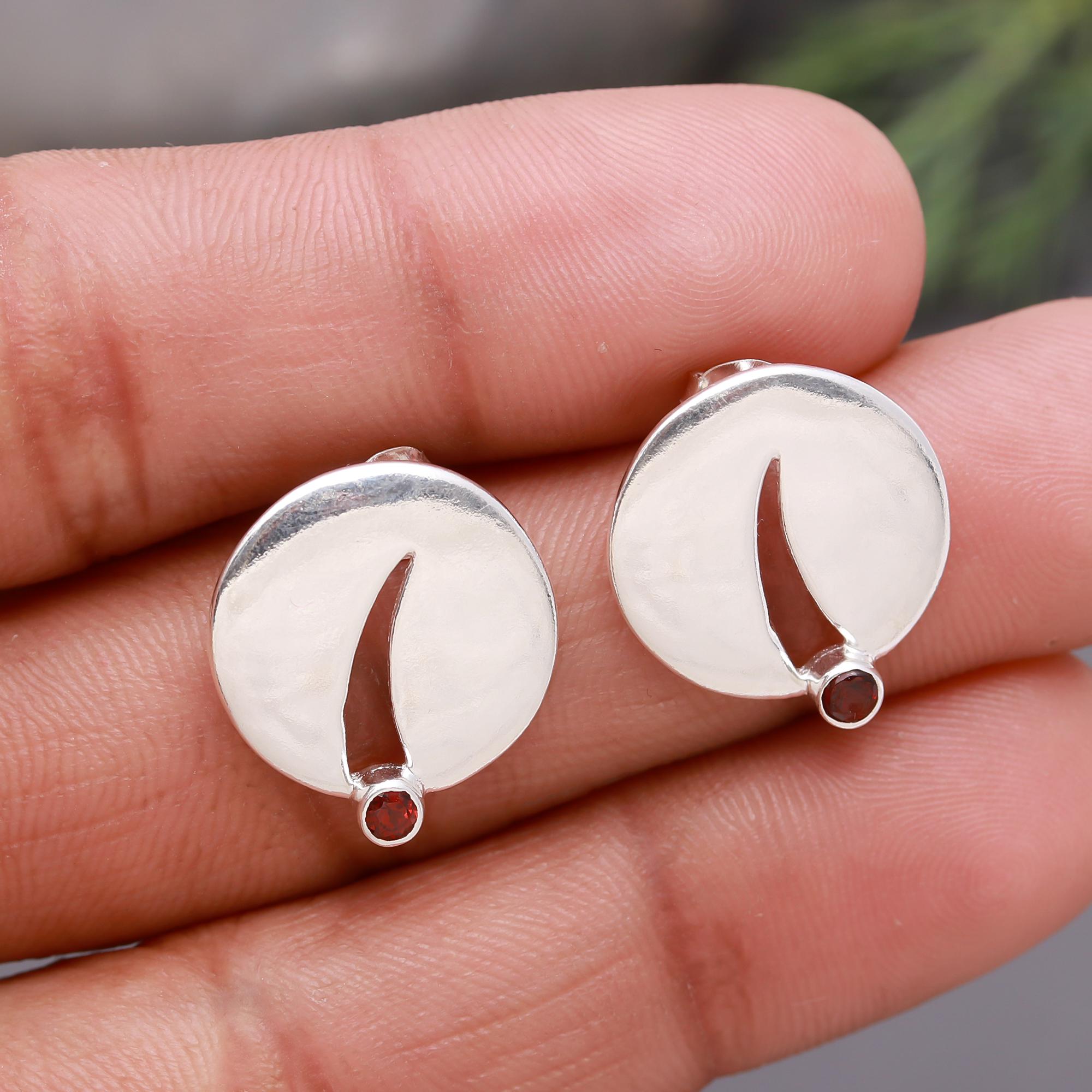 925 Silver Modern Garnet Stud Earrings