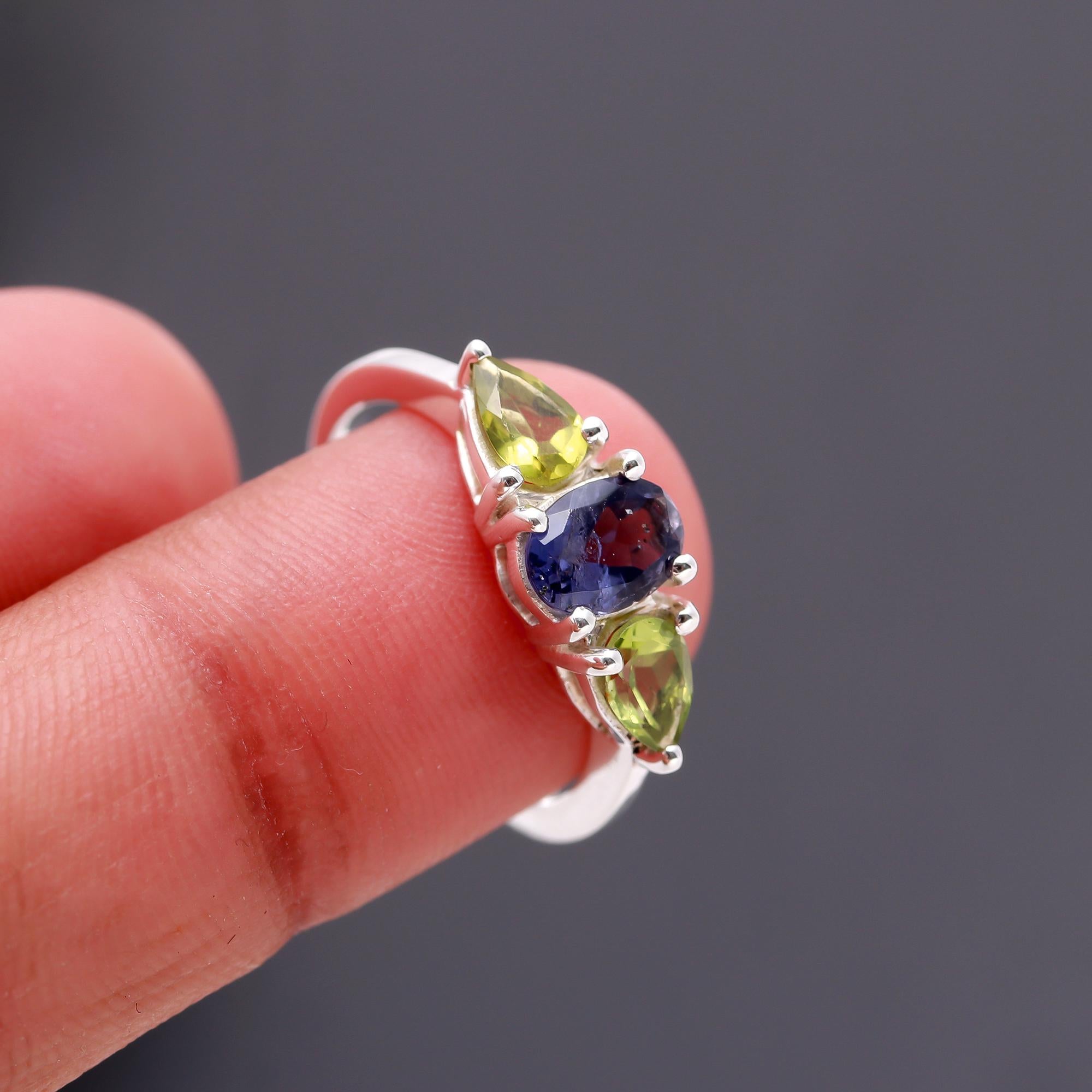 925 Silver Tanzanite & Peridot Ring