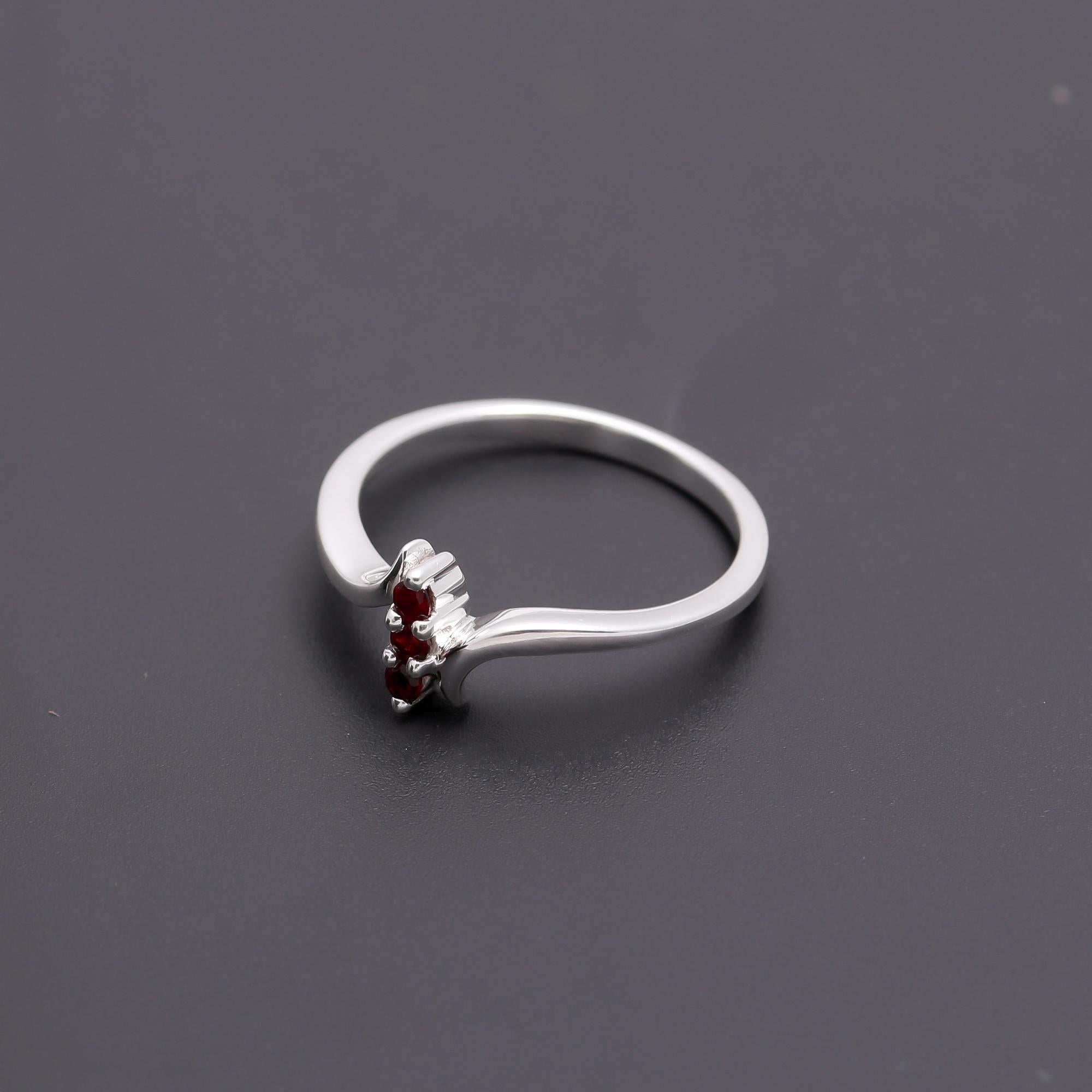 925 Silver Twisted Band Trio Garnet Ring