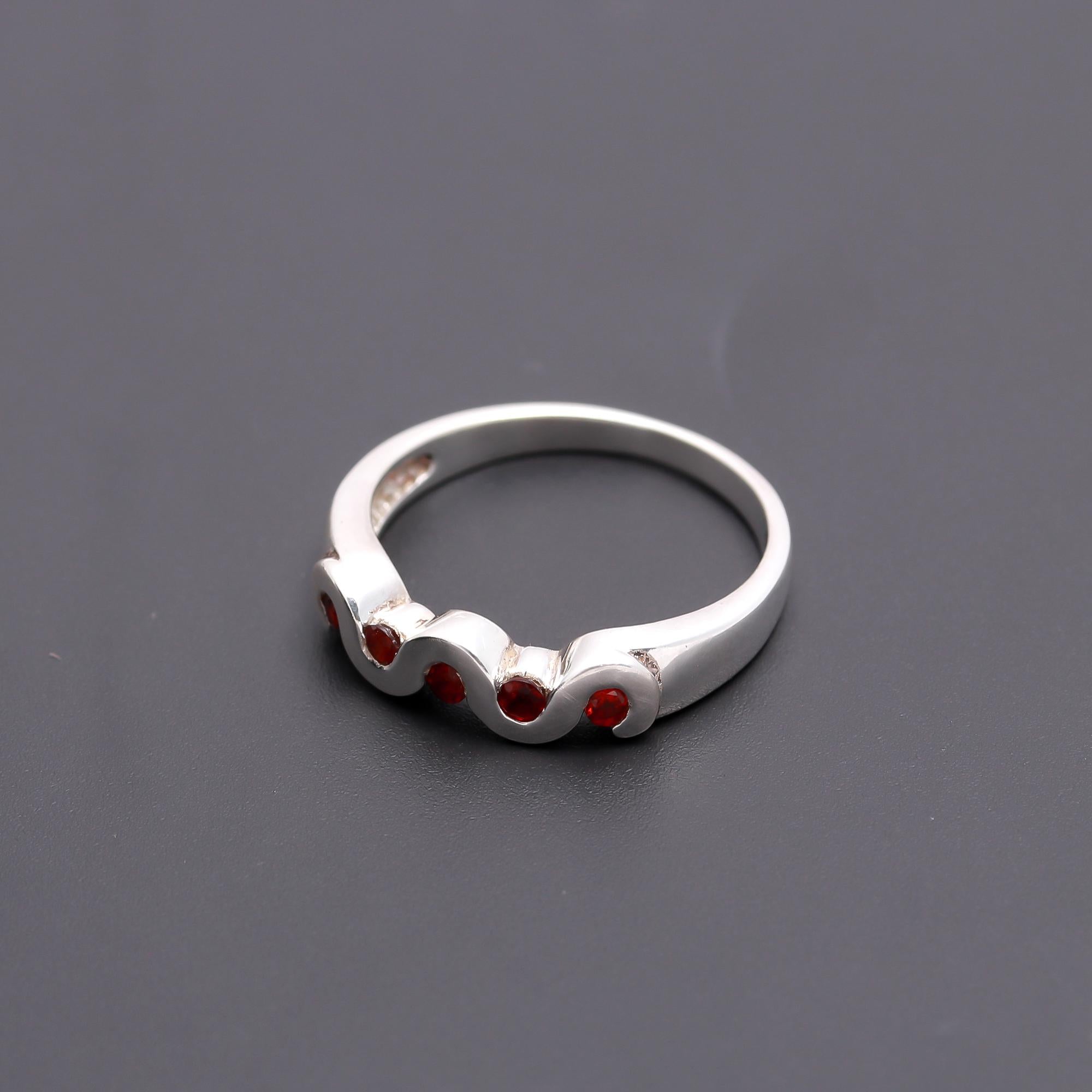 925 Silver Wave Band Red Garnet Ring