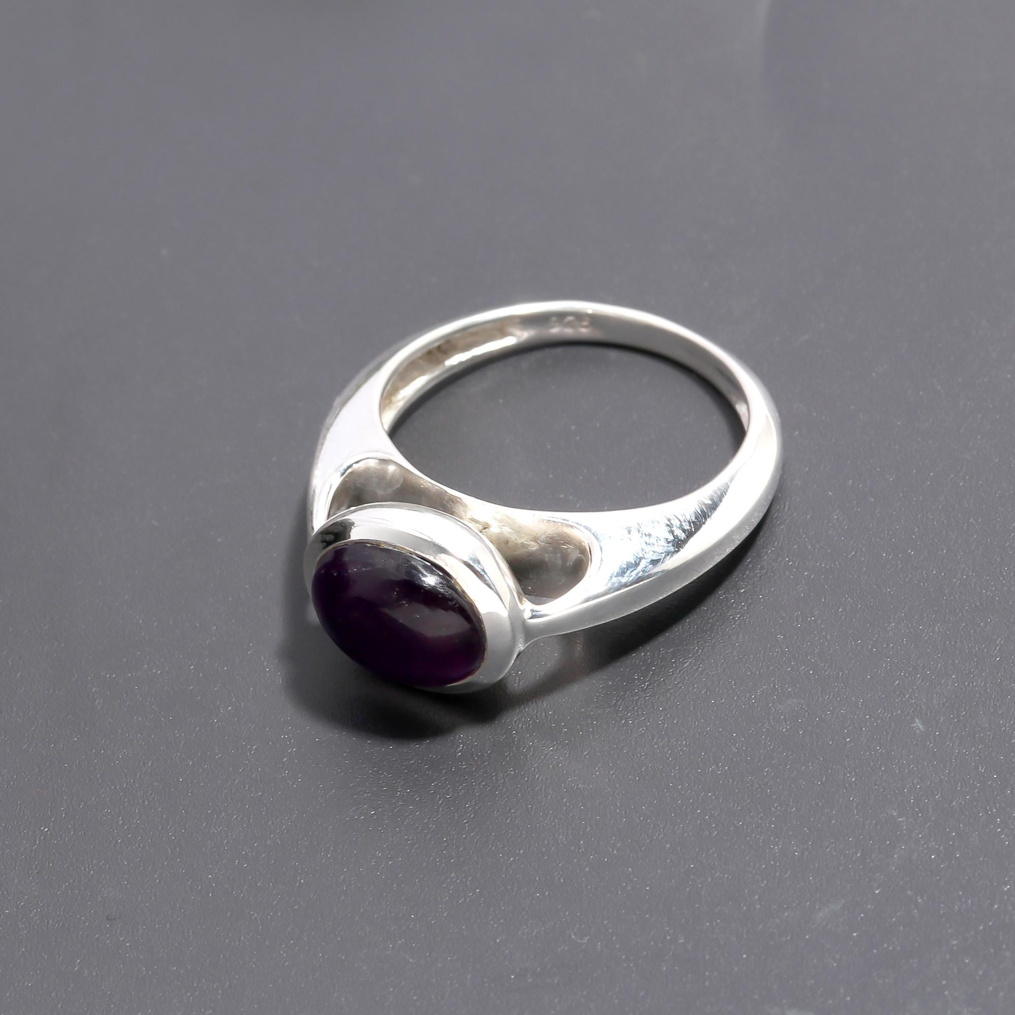 925 Silver Amethyst Cabochon Ring