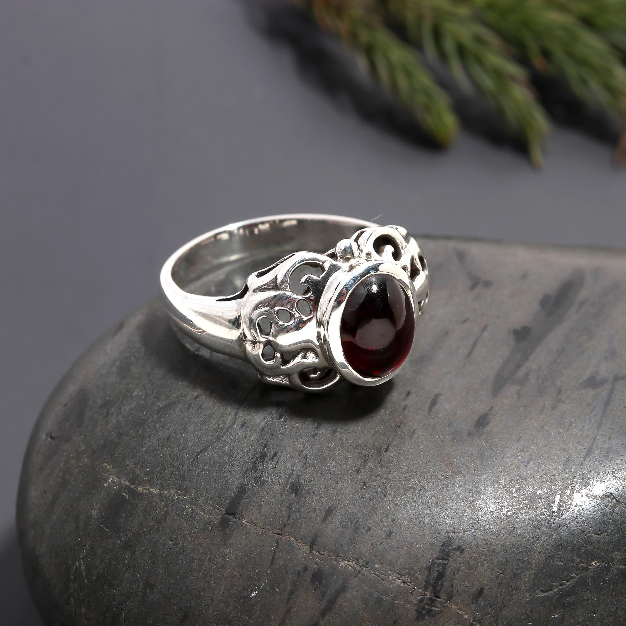 925 Silver Vintage Filigree Garnet Ring