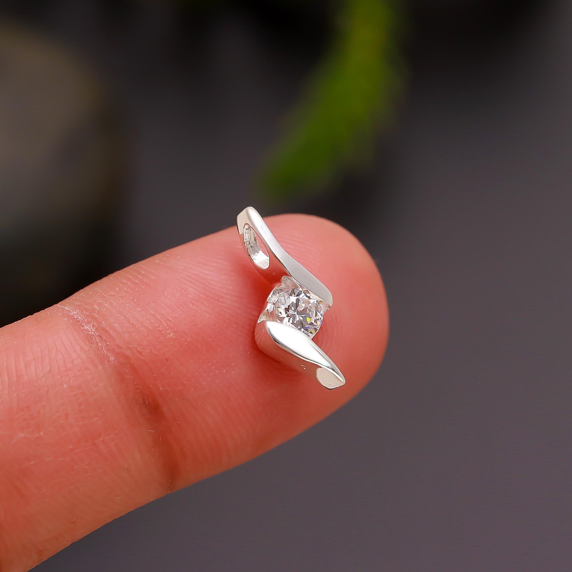 925 Silver Wave Modern Solitaire Pendant