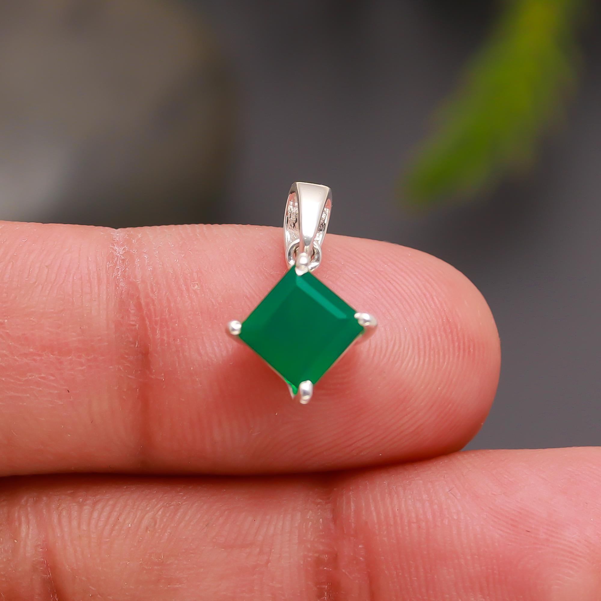 925 Silver Green Onyx Square Pendant