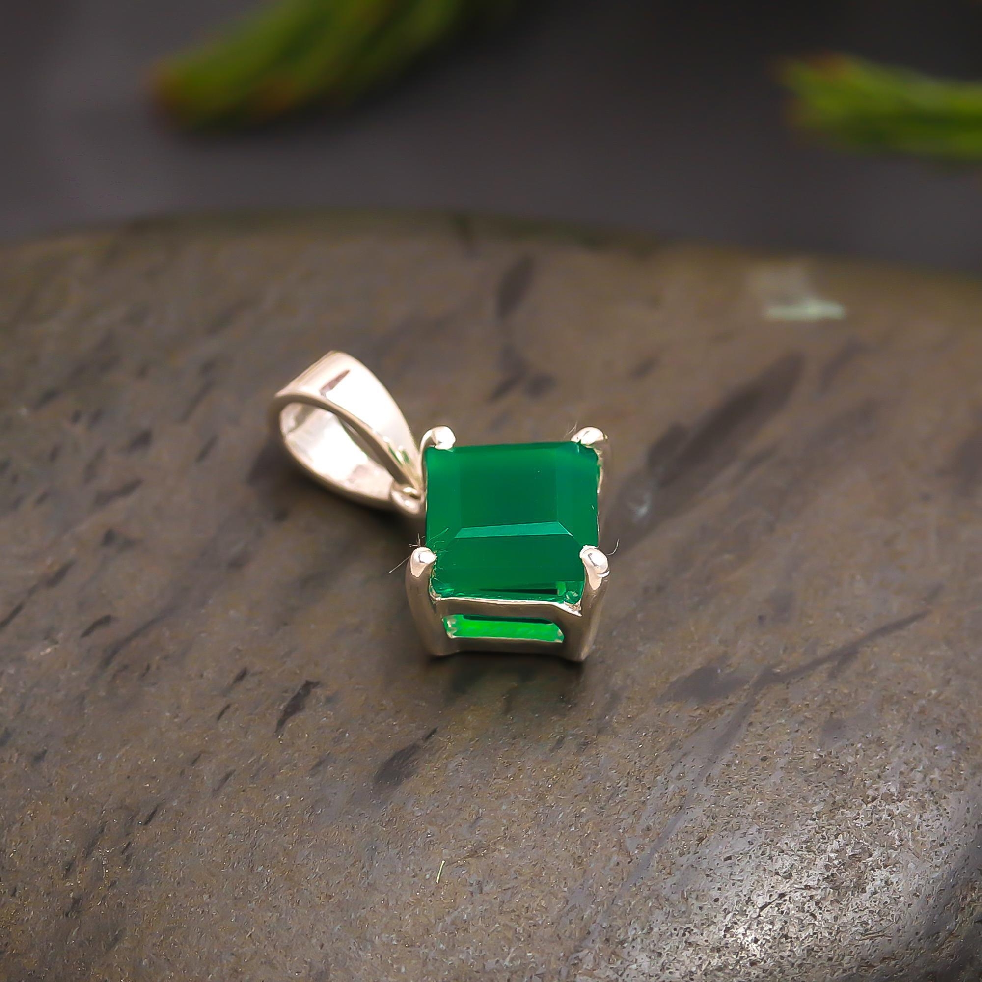 925 Silver Green Onyx Square Pendant