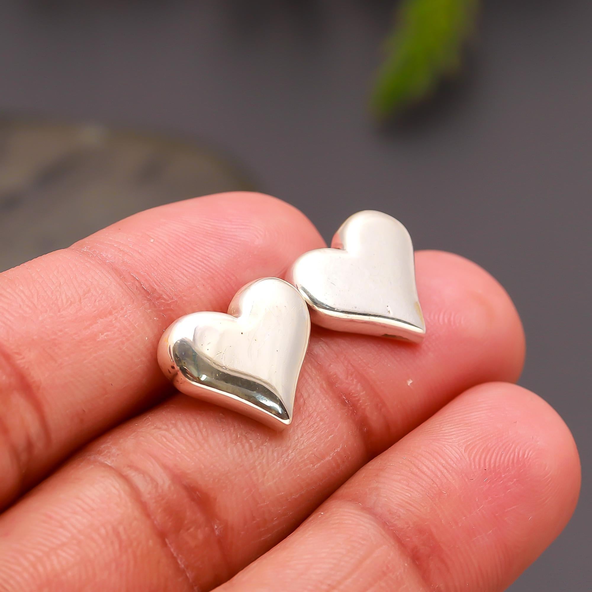 925 Silver Classic Heart Stud Earrings