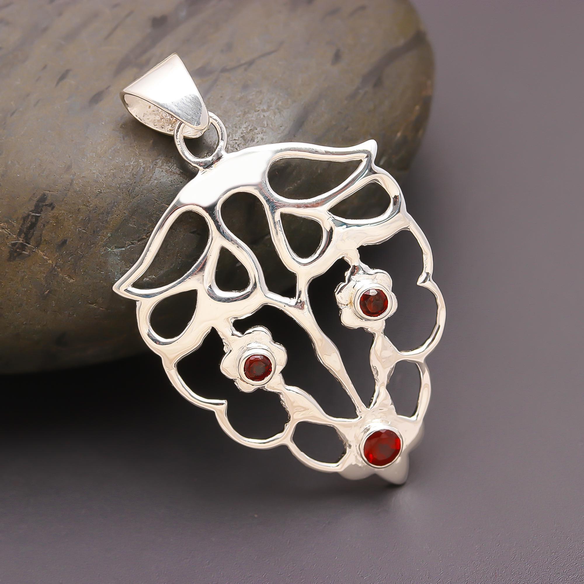 925 Silver Artistic Garnet Floral Cutout Pendant
