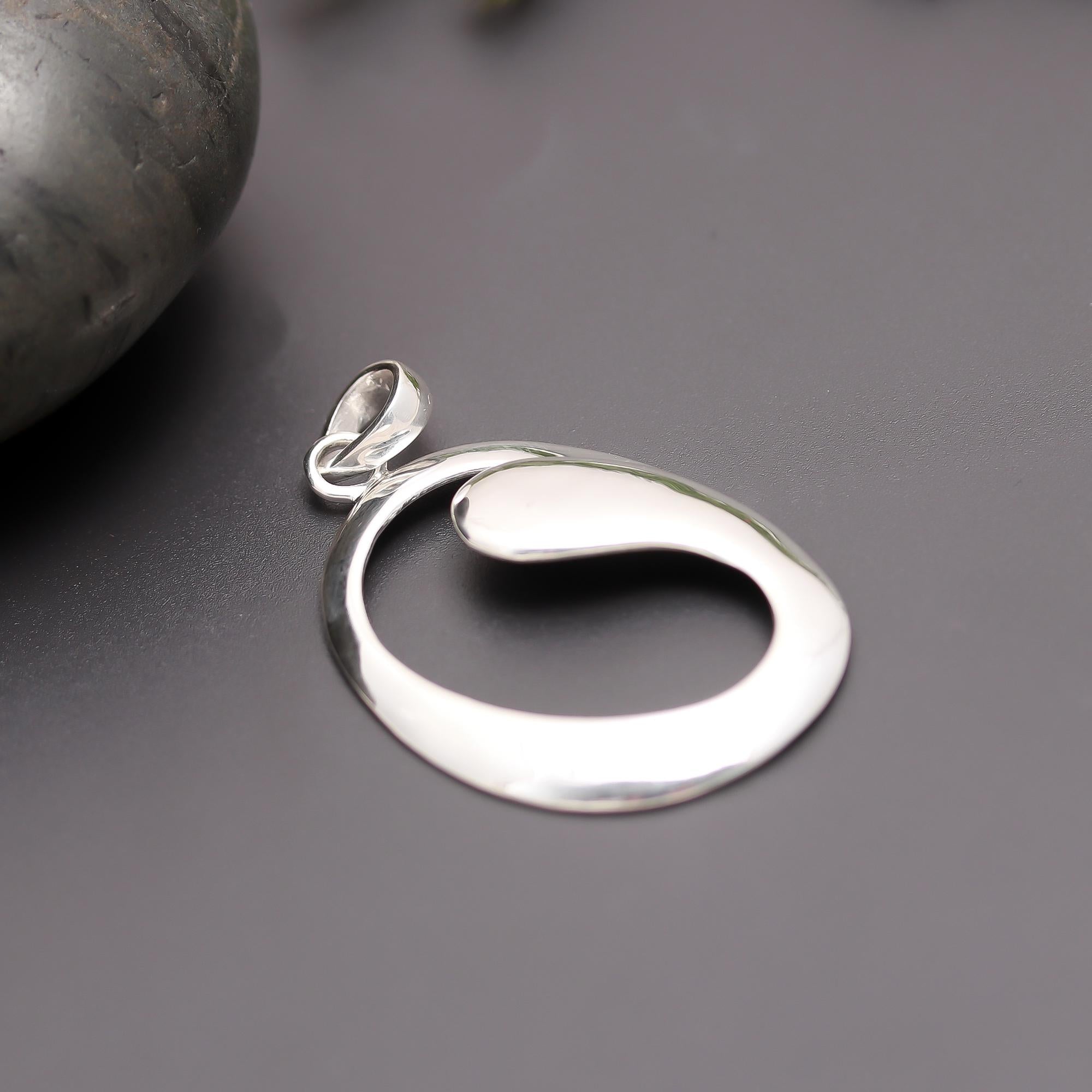 925 Silver Modern Abstract Oval Pendant