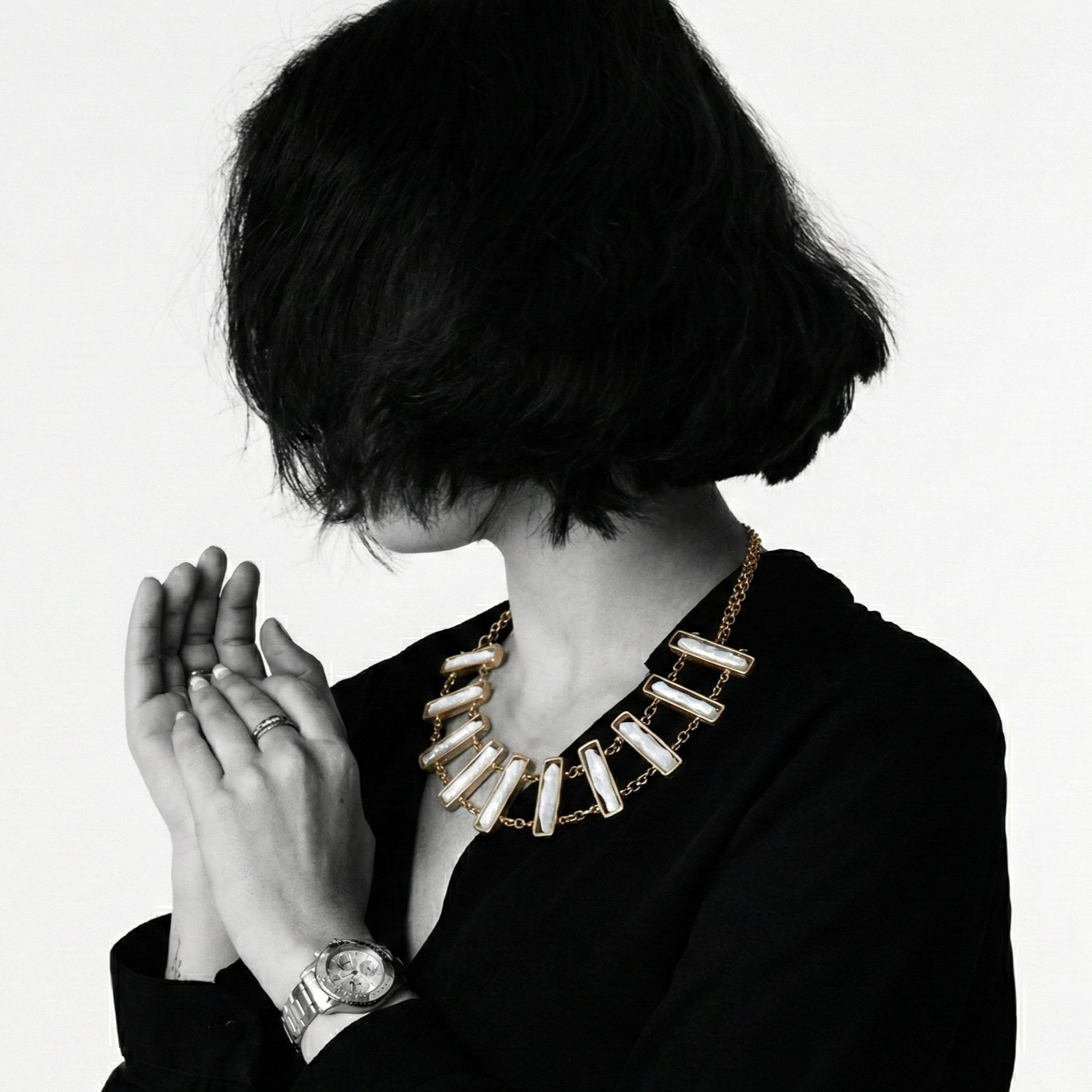 The Luminous Collar: Biwa Pearl Statement Necklace