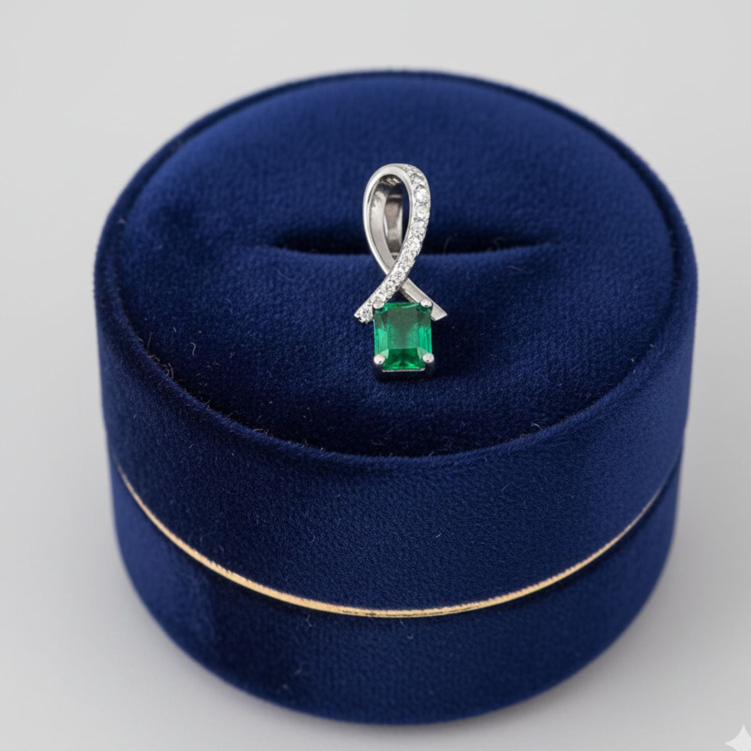 925 Sterling Silver Emerald Pendant For Women