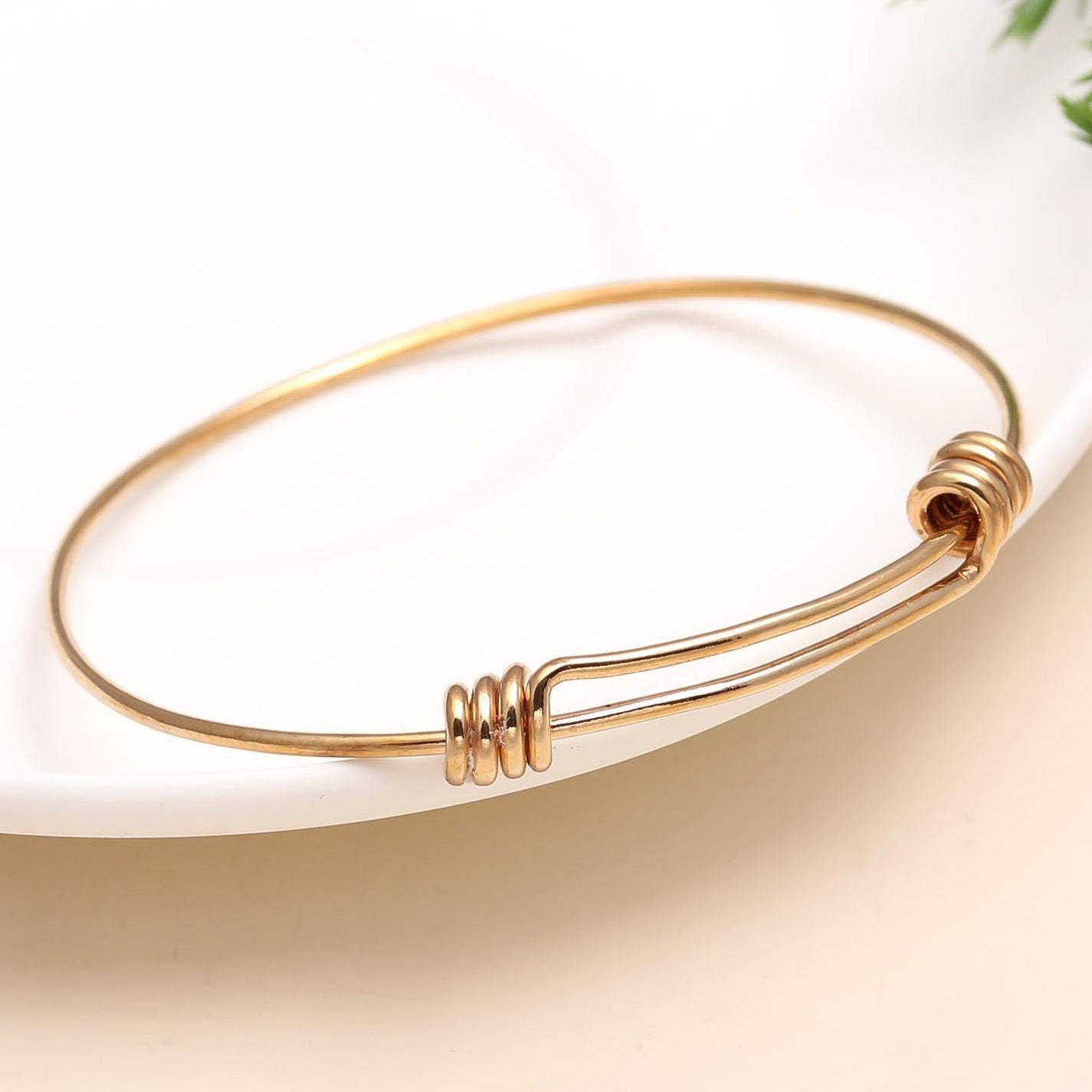 The Infinity Glide: Gold Adjustable Wire Bangle