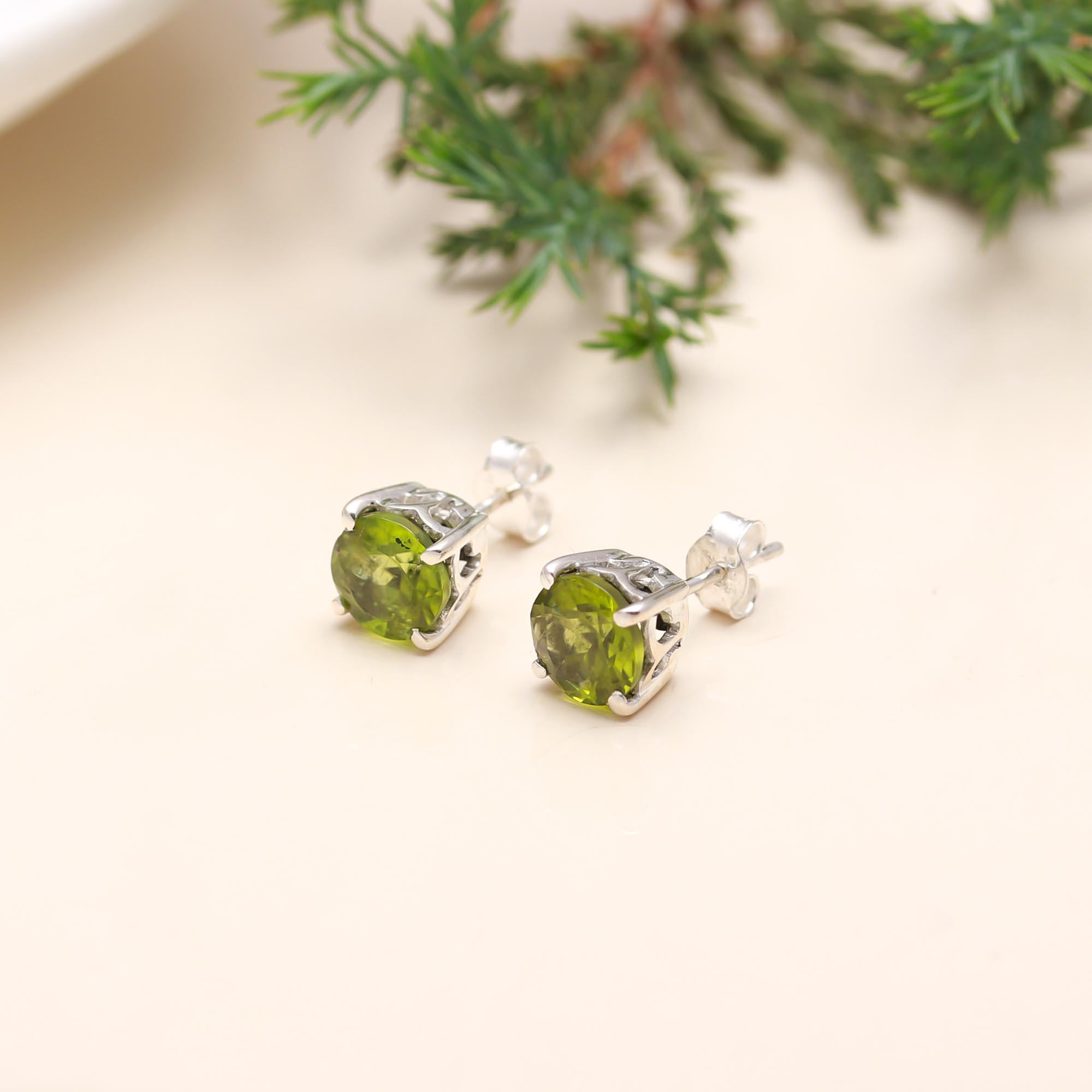 925 Sterling Silver Peridot Stud Earrings
