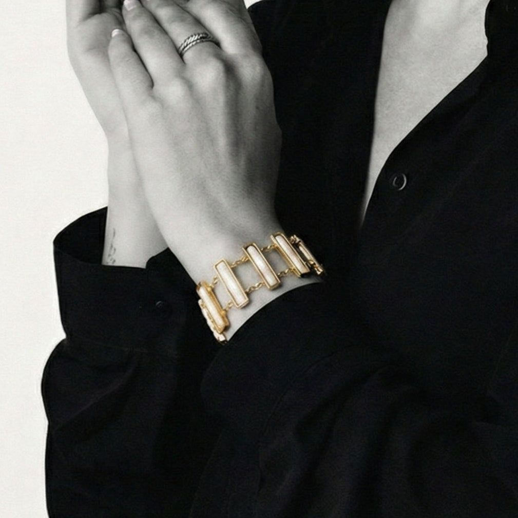 The Luminous Link: Biwa Pearl Gold Bracelet