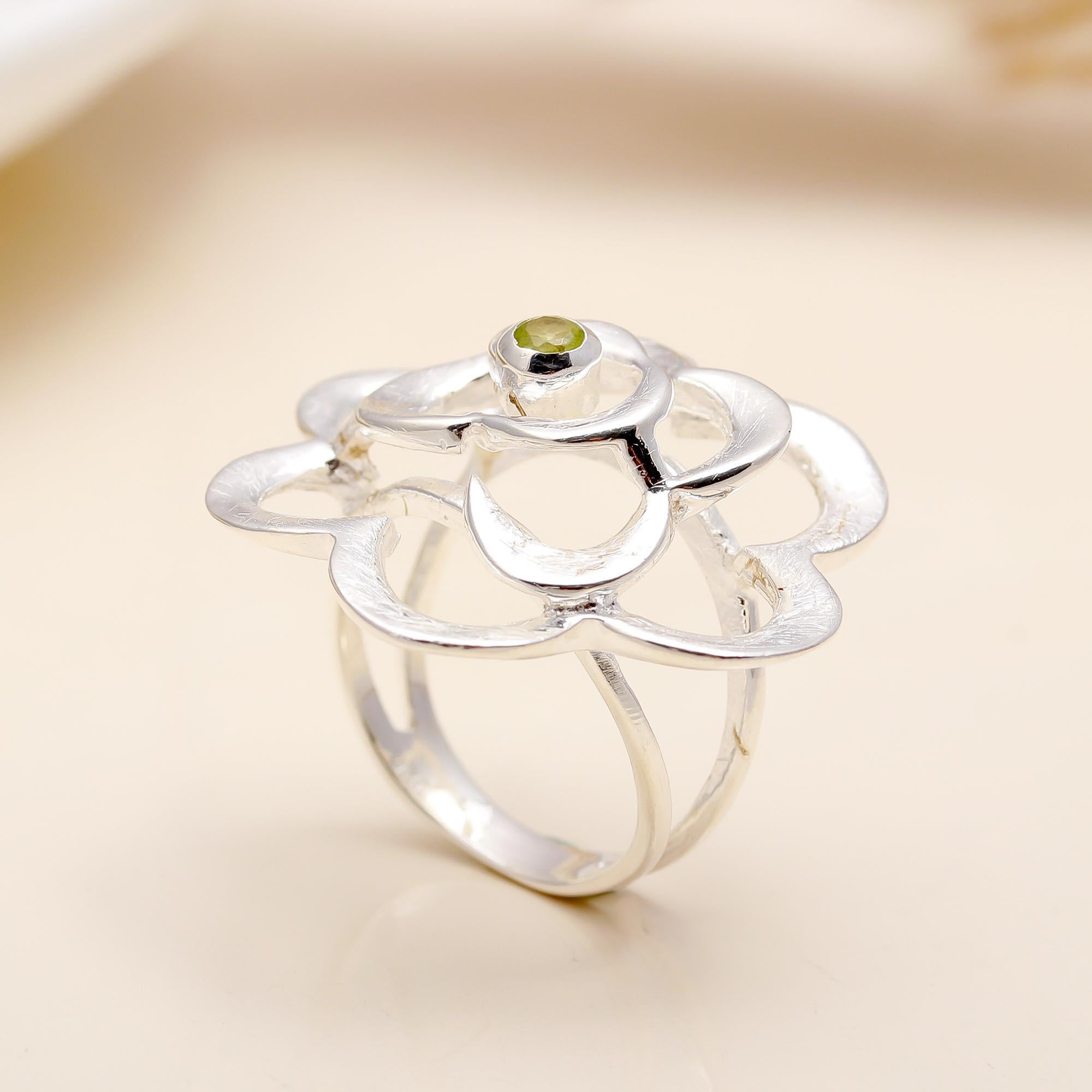 Solid 925 Silver Peridot Gemstone Floral Ring