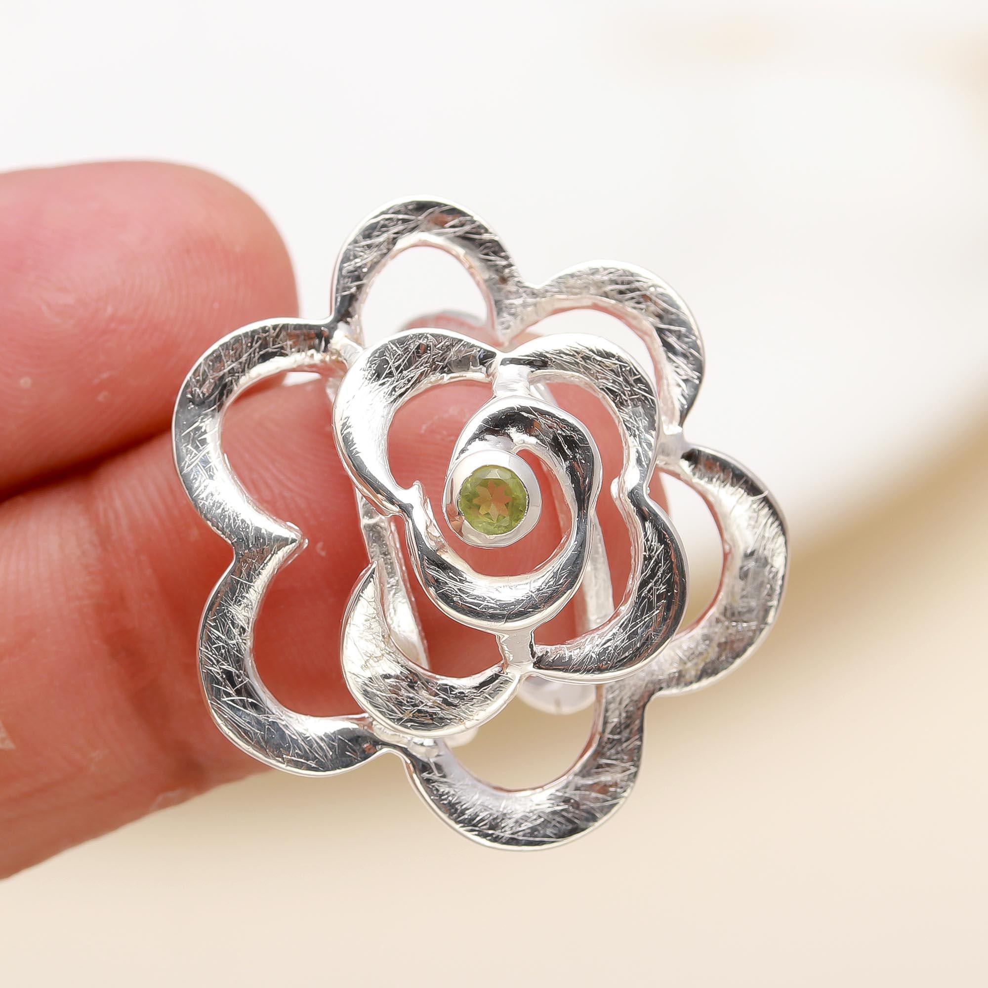 925 Silver Peridot Flower Ring