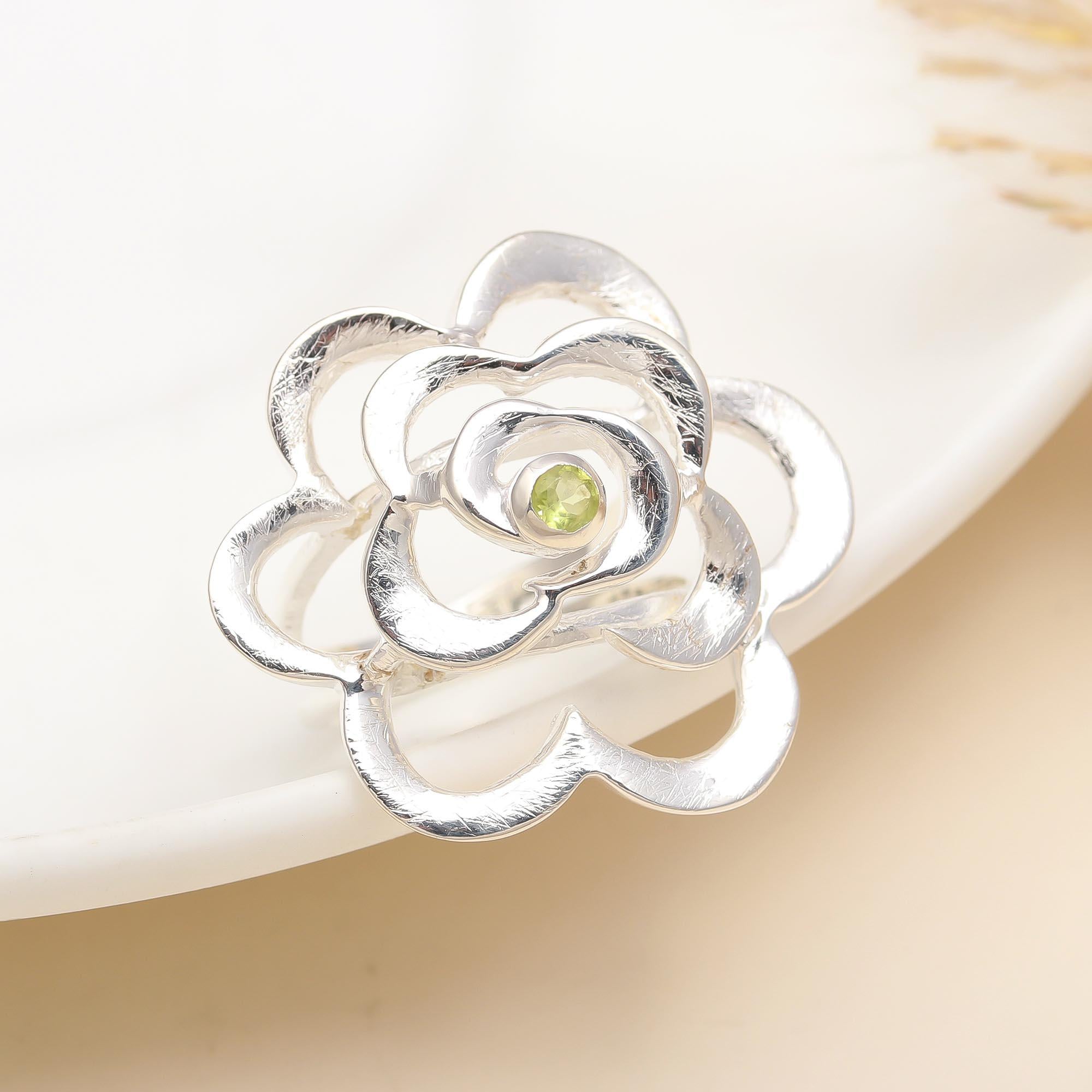 Solid 925 Silver Peridot Gemstone Floral Ring