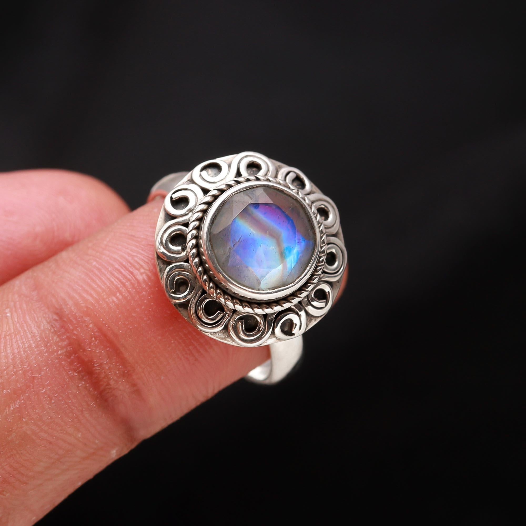 925 Silver Rainbow Moonstone Filigree Ring