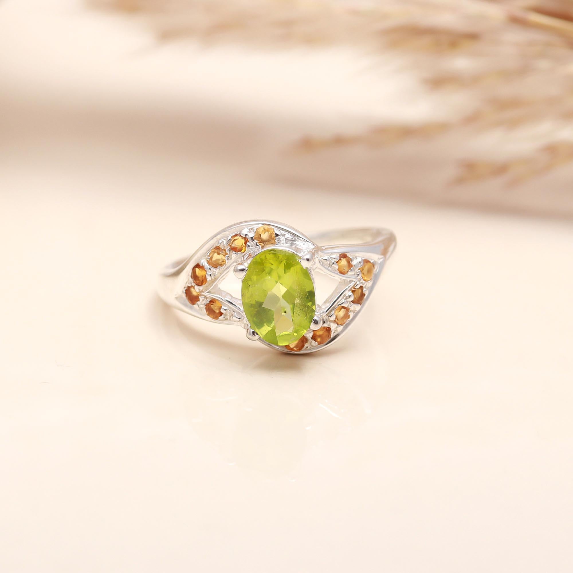 925 Silver Oval Peridot Ring