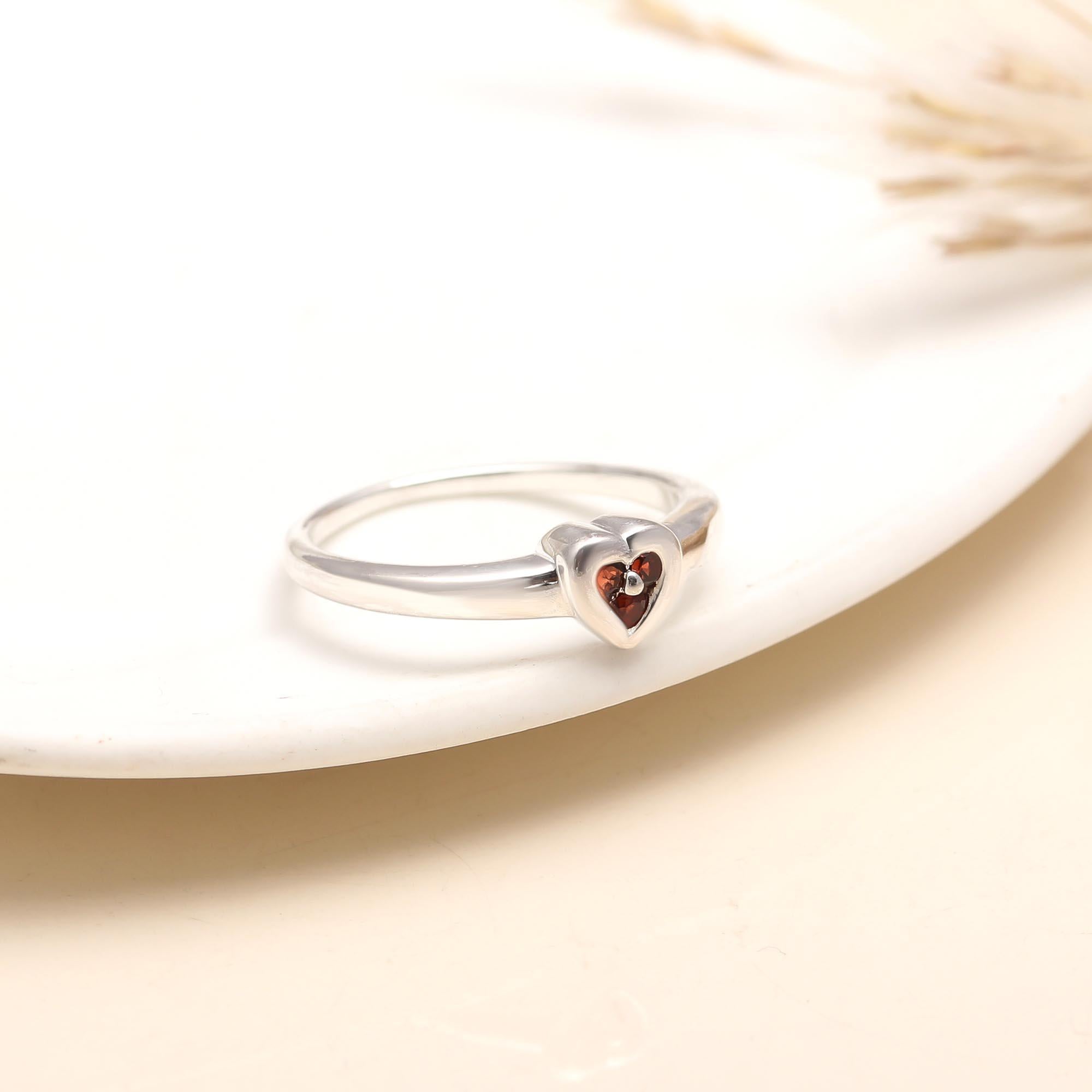 925 Silver Heart-Shaped Garnet Ring close-up view