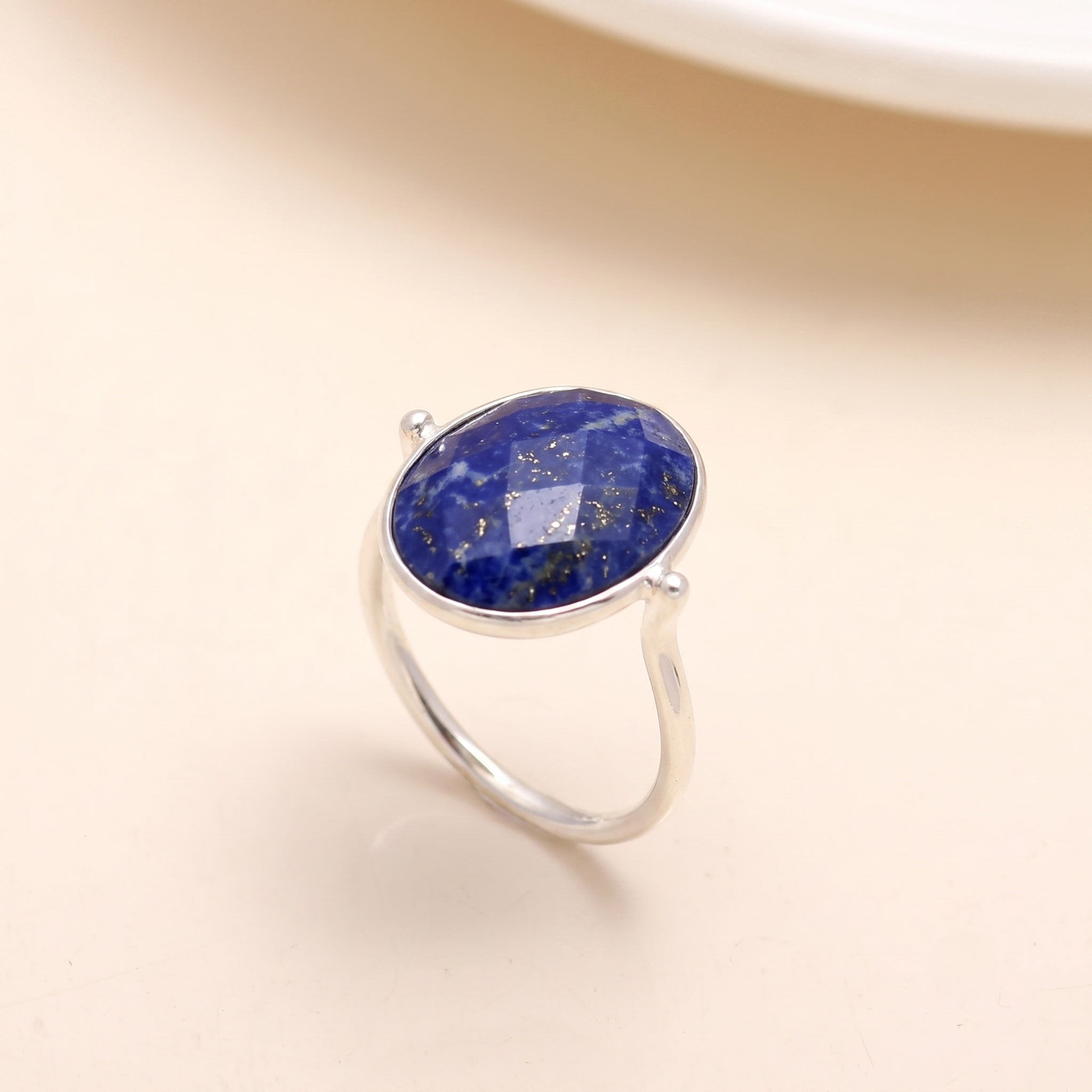 Sterling Silver Oval Labradorite Ring
