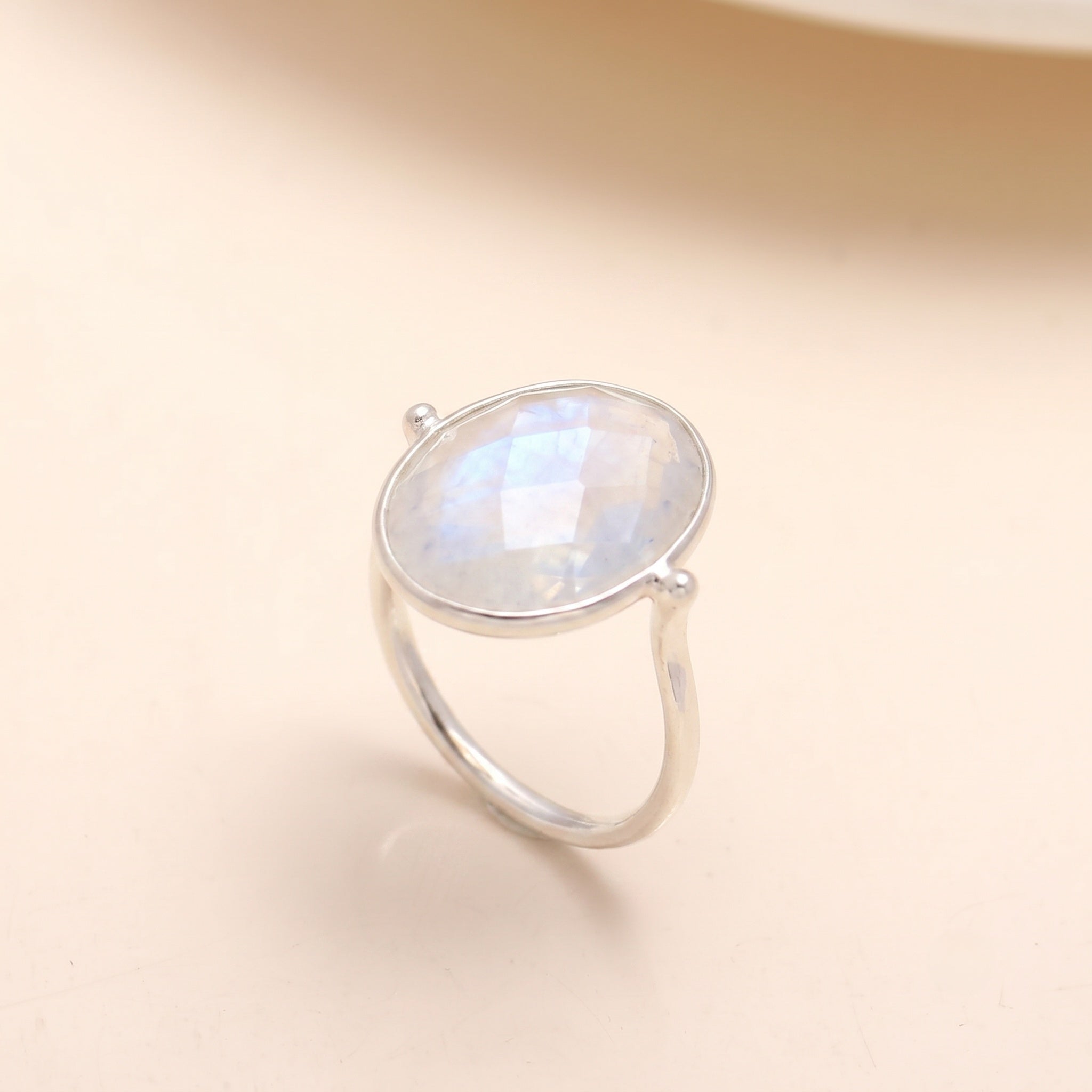 Sterling Silver Oval Labradorite Ring