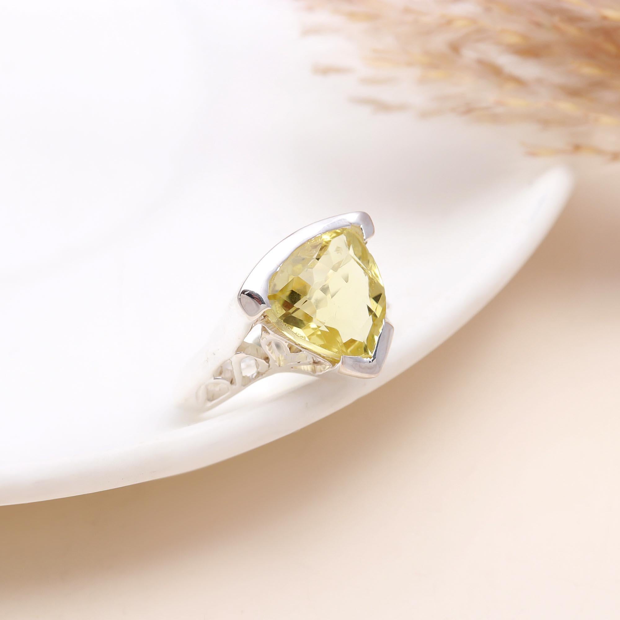 925 Silver Trillion Cut Lemon Quartz Filigree Ring front view