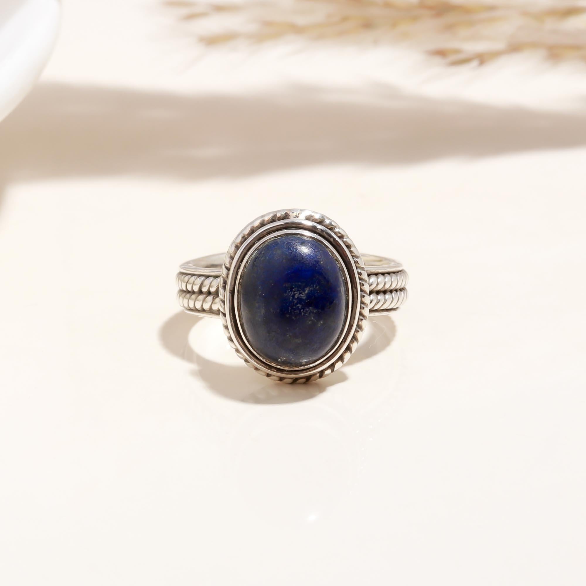 The Royal Azure: Lapis Lazuli Cabochon Rope Silver Ring