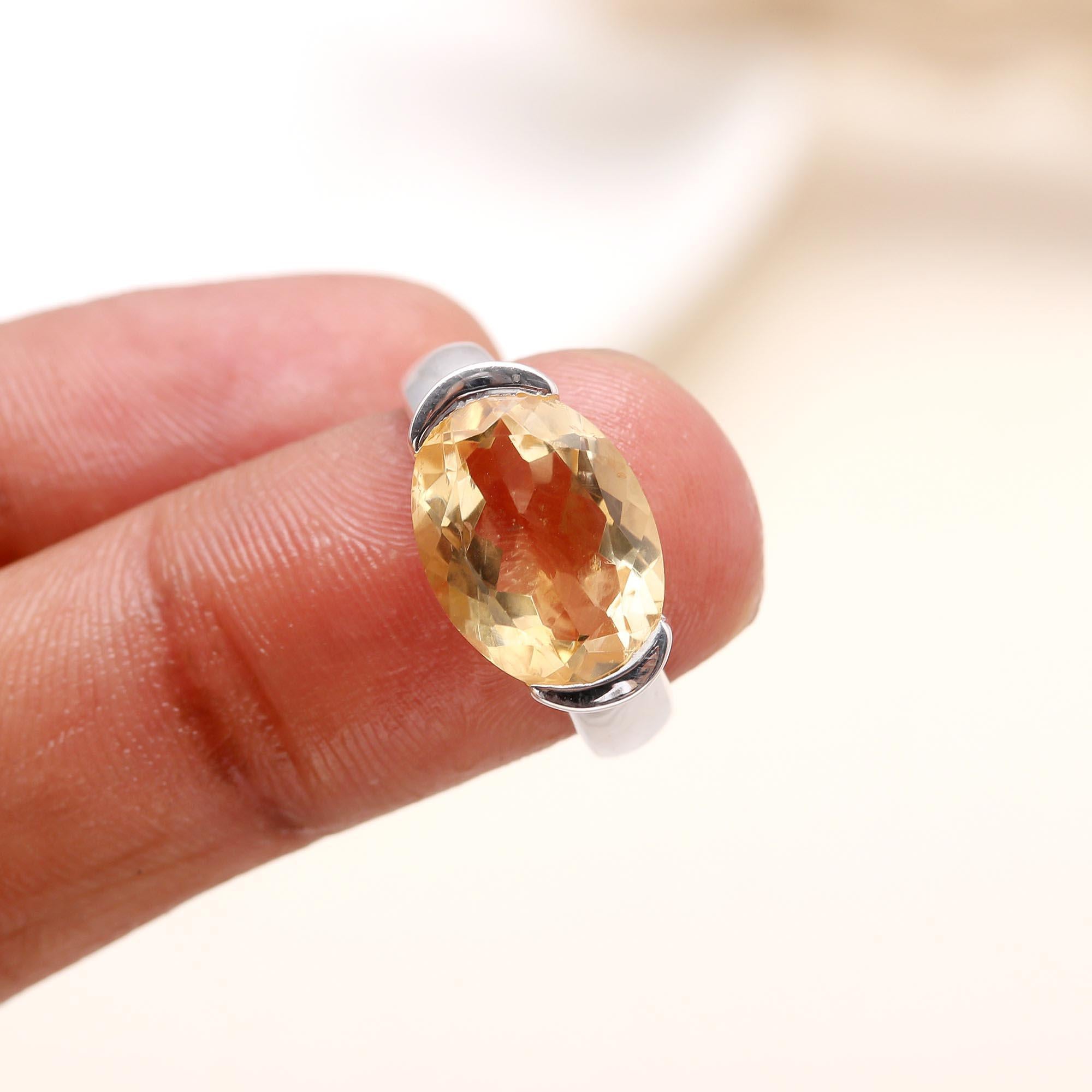 The Golden Ellipse: Modern Oval Citrine Ring