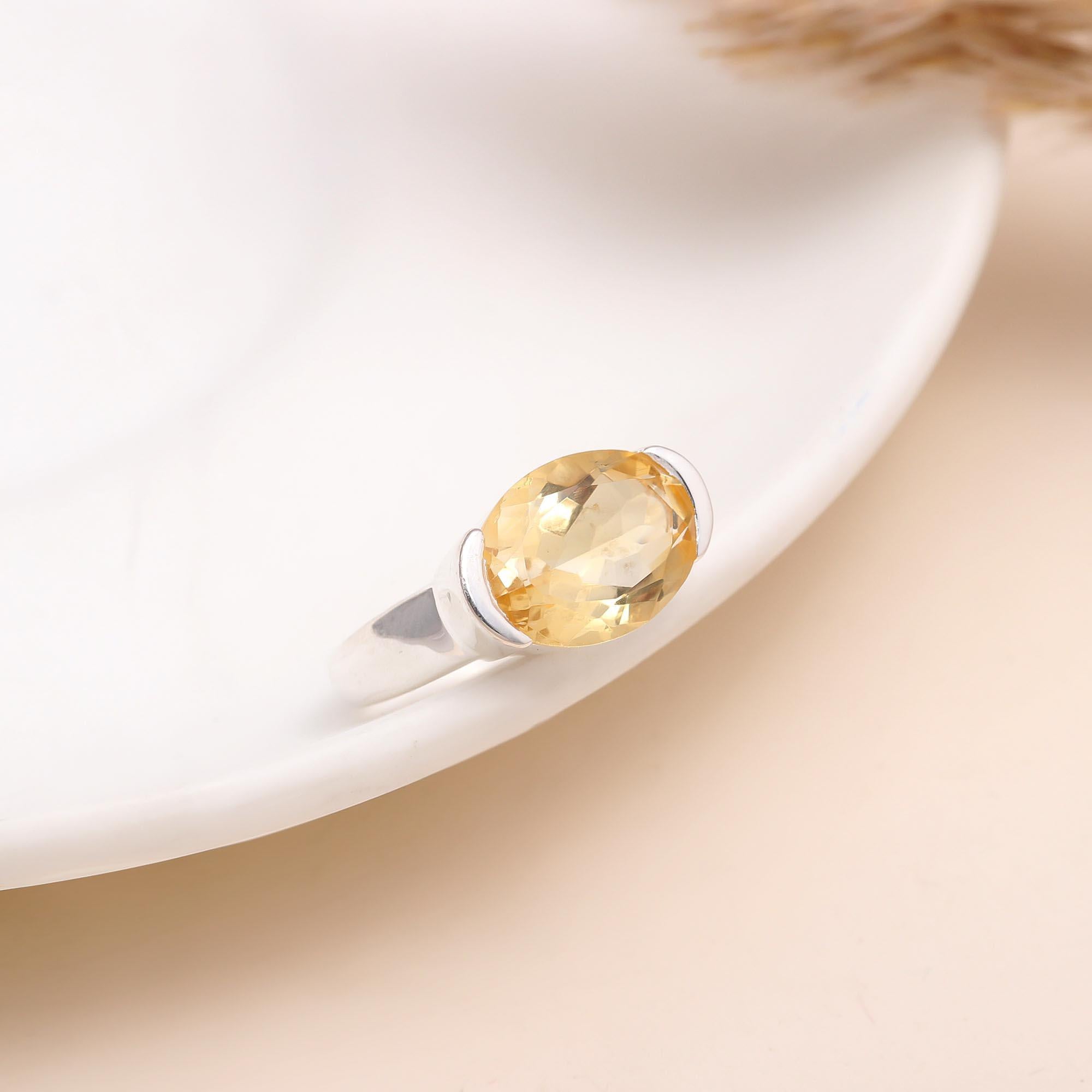 The Golden Ellipse: Modern Oval Citrine Ring
